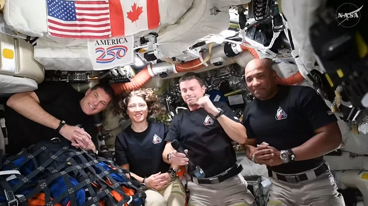 "أرتيميس 2" تحطم رقماً قياسياً لأبعد مسافة يقطعها البشر في الفضاء 