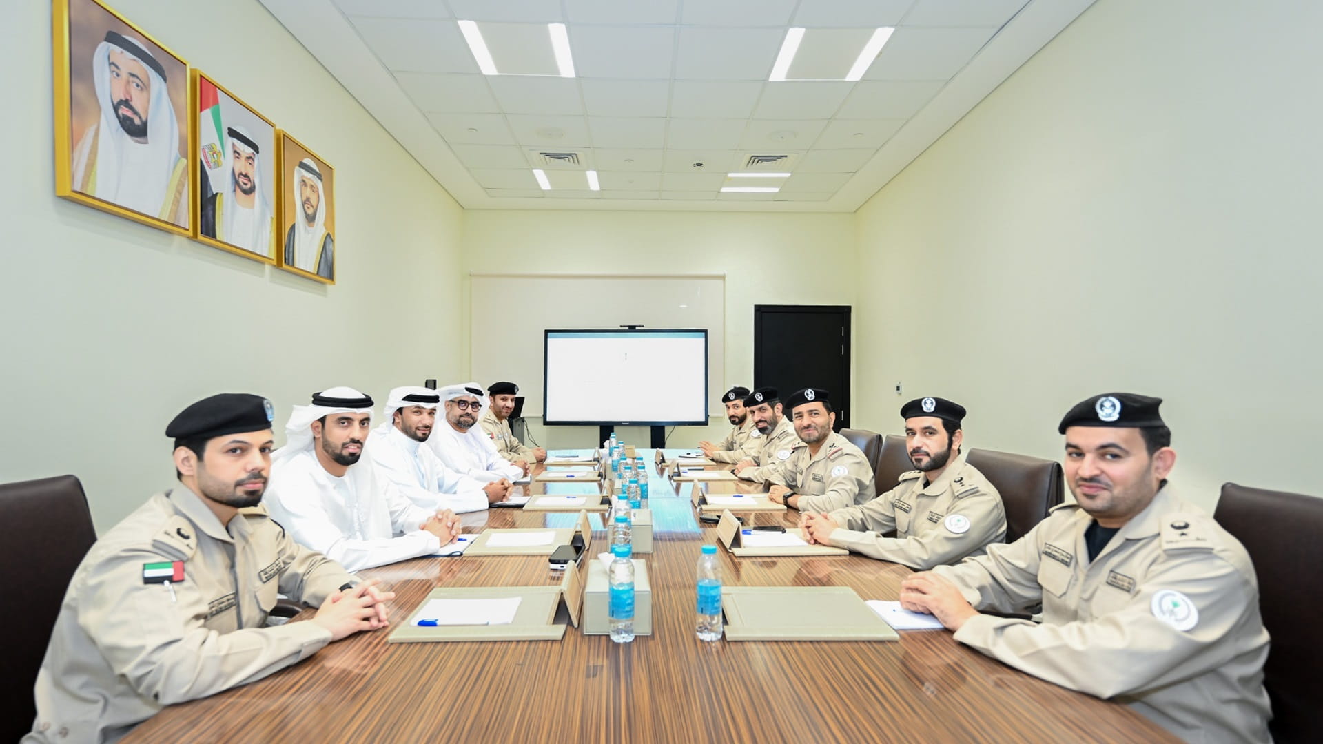 صورة بعنوان: لجنة المشتركة لشرطة الشارقة و"رافد" تبحثان تطوير الخدمات المرورية 