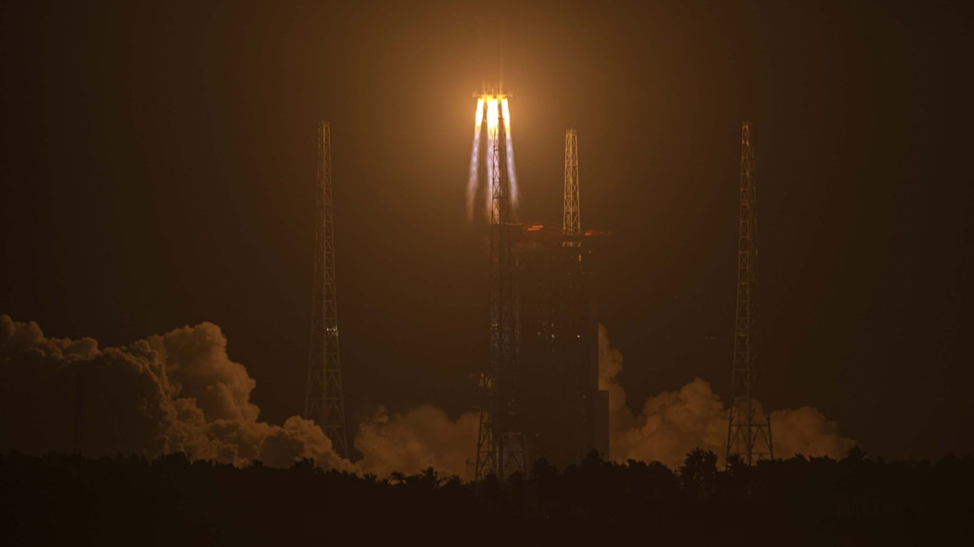 الصين تطلق مجموعة جديدة من الأقمار الاصطناعية للإنترنت 