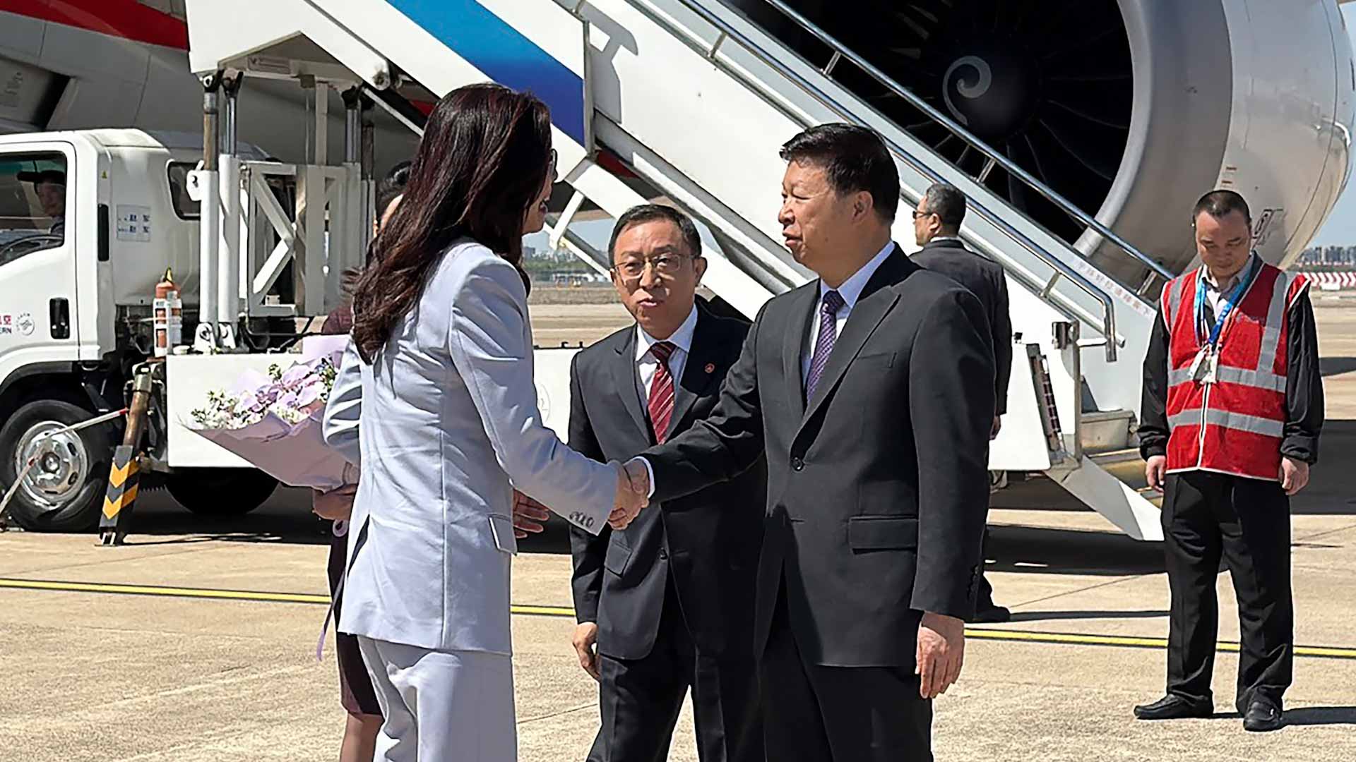 في مهمة سلام.. الرئيس شي يستقبل زعيمة معارضة تايوان الصينية ببكين 