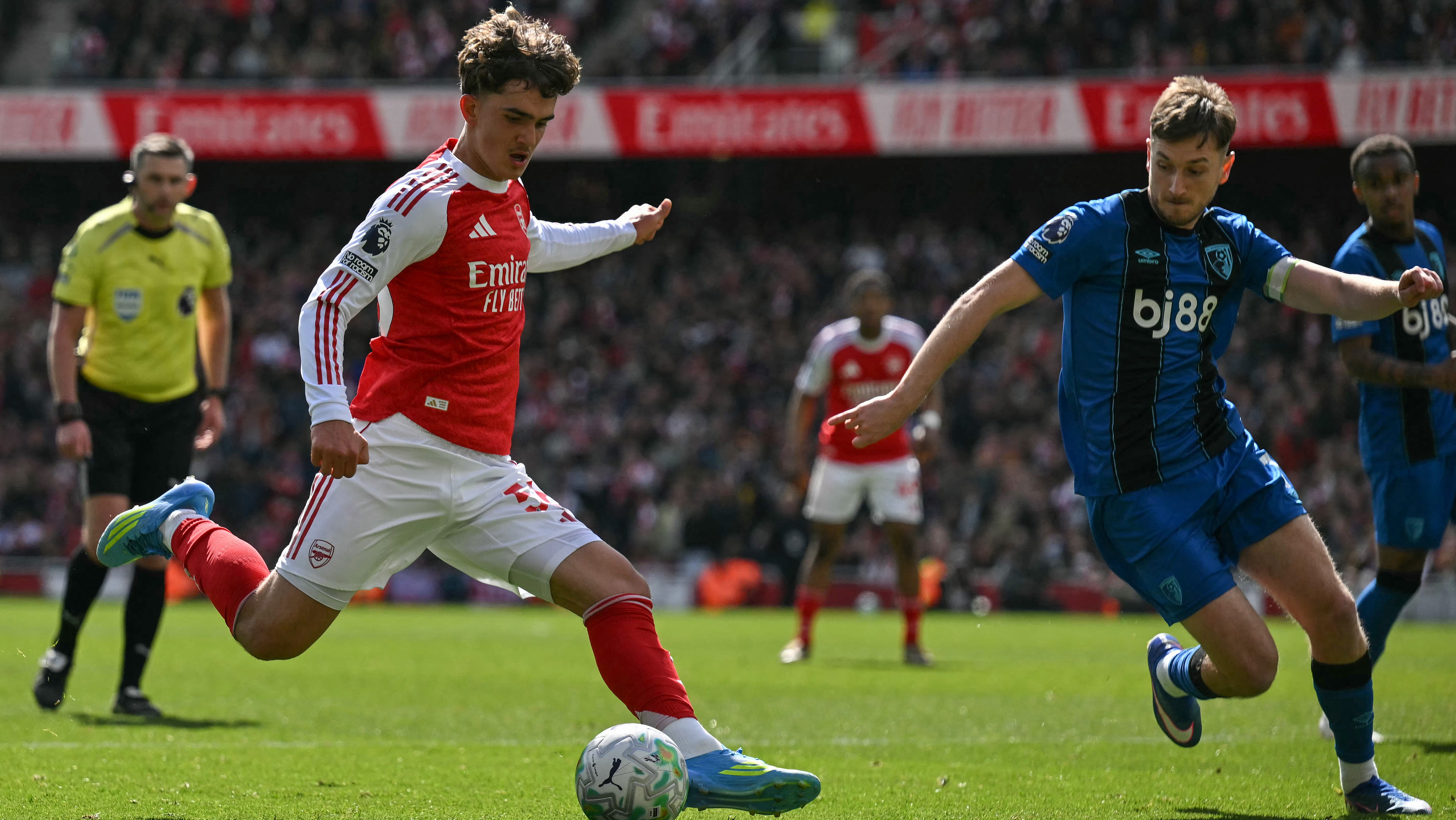 أرسنال يسقط أمام بورنموث في الدوري الإنجليزي  