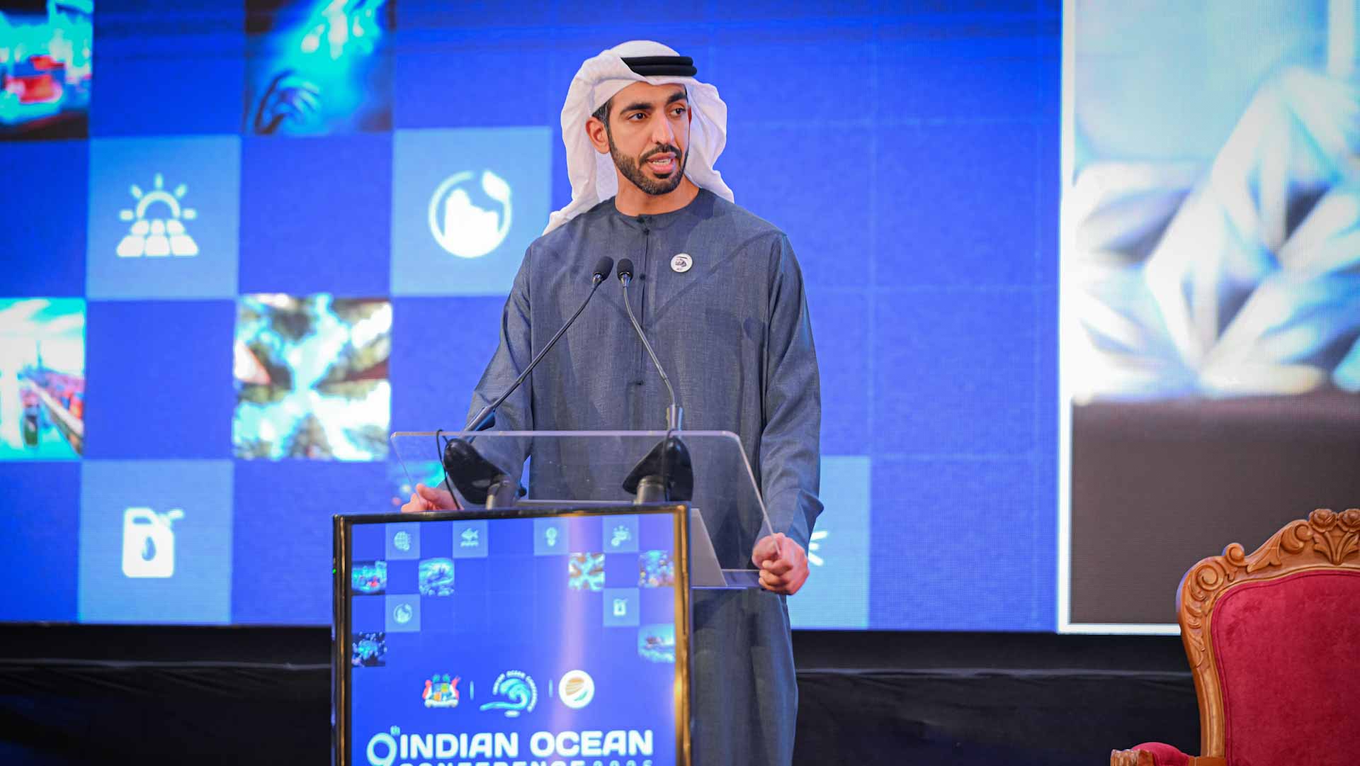 شخبوط بن نهيان يؤكد التزام الإمارات بحرية ممرات الملاحة بموريشيوس 