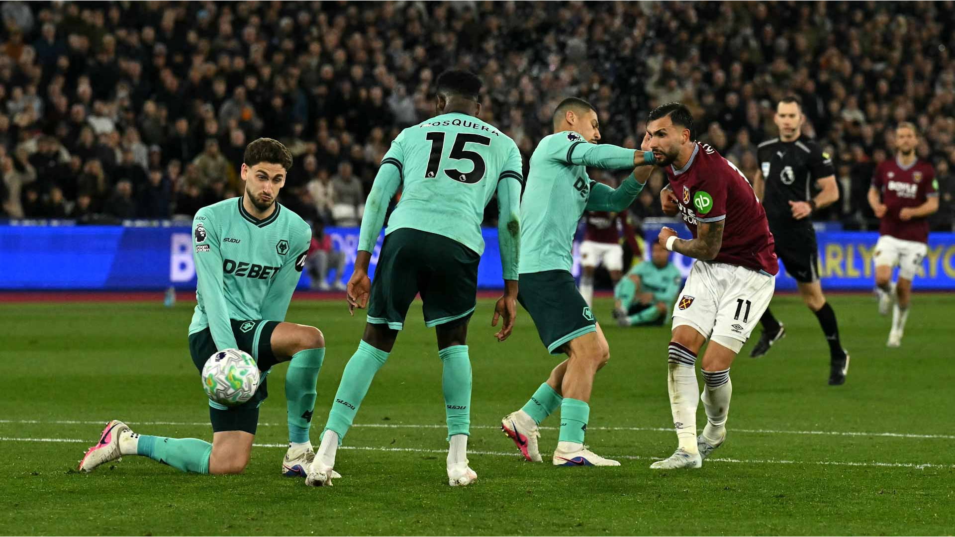 Image for the title: West Ham cruise to vital win with clean four-goal victory 