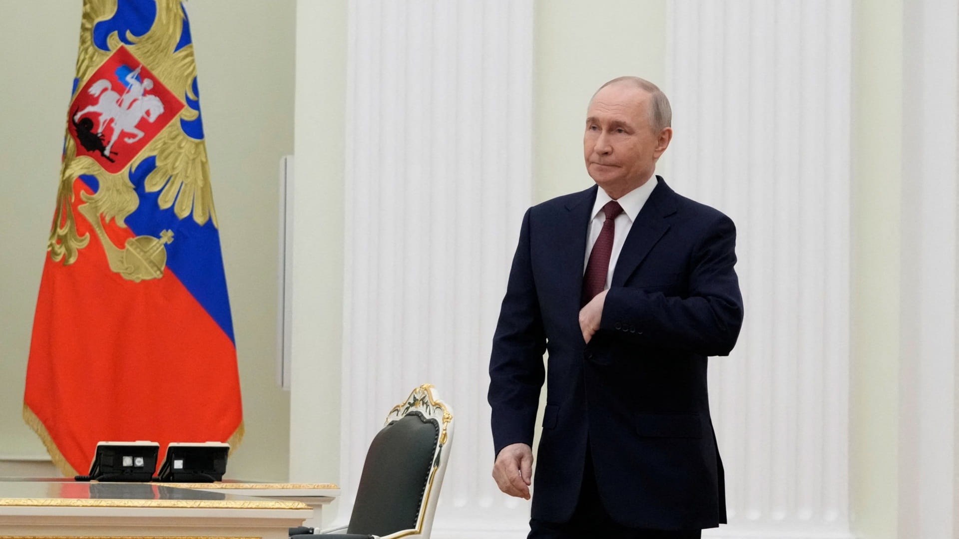 Putin says ready to help peace efforts in call with Iran president