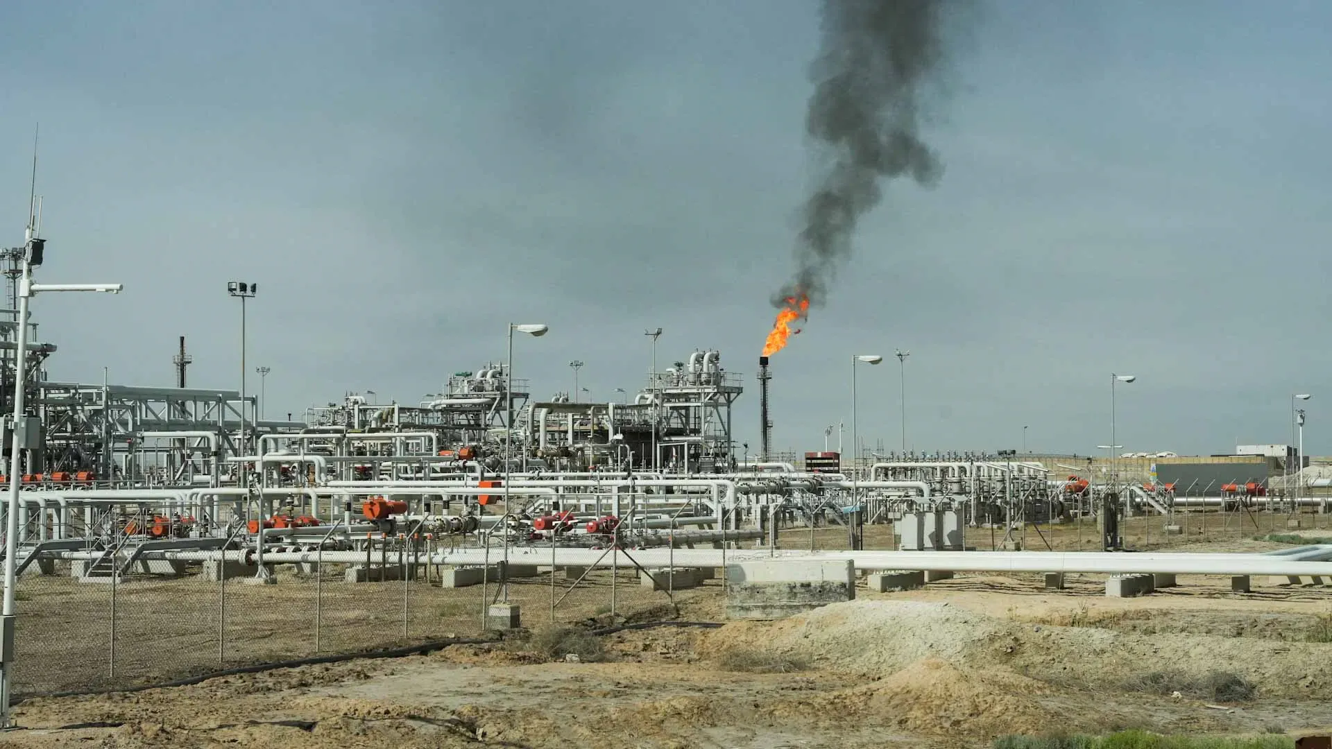 Oil jumps as tensions escalate in Gulf 