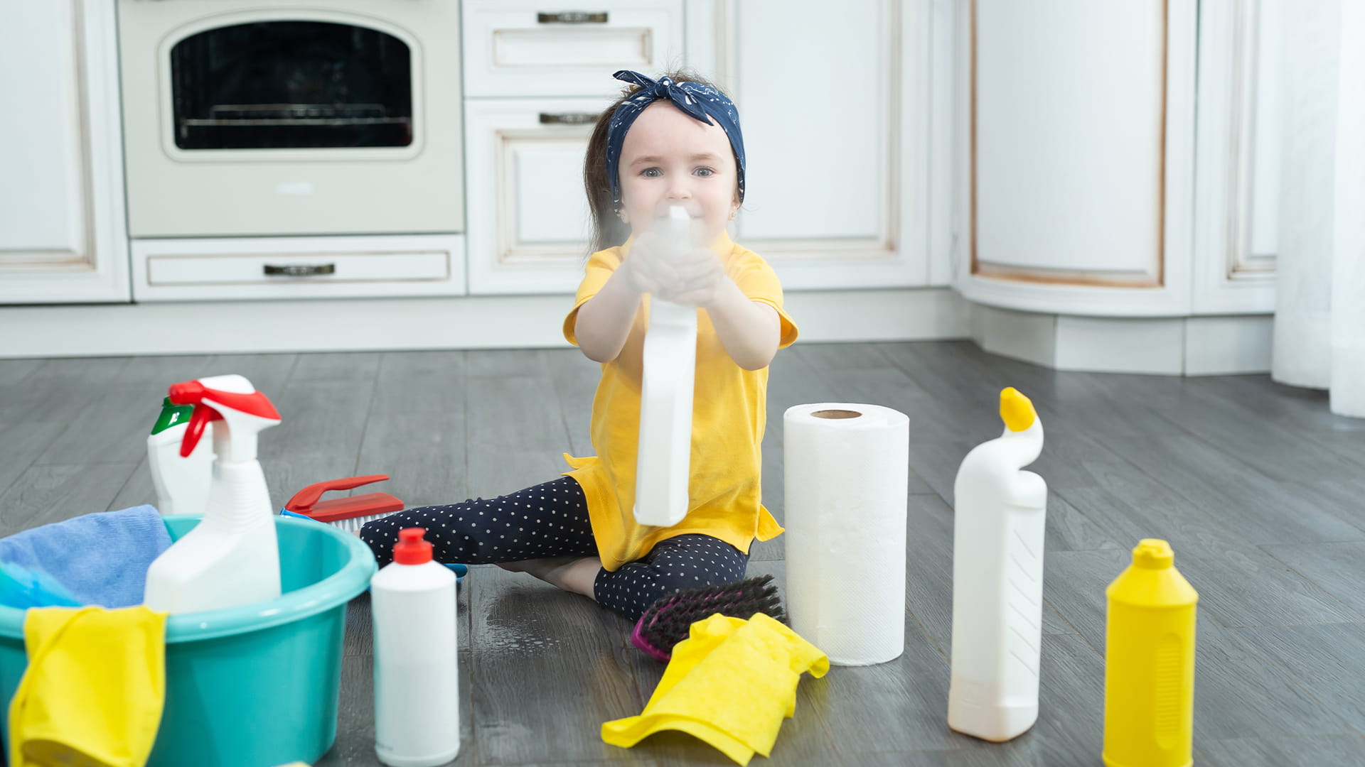 إحصاء يكشف عن تعرض أطفال لحوادث تسمم وحروق بسبب المنظفات المنزلية