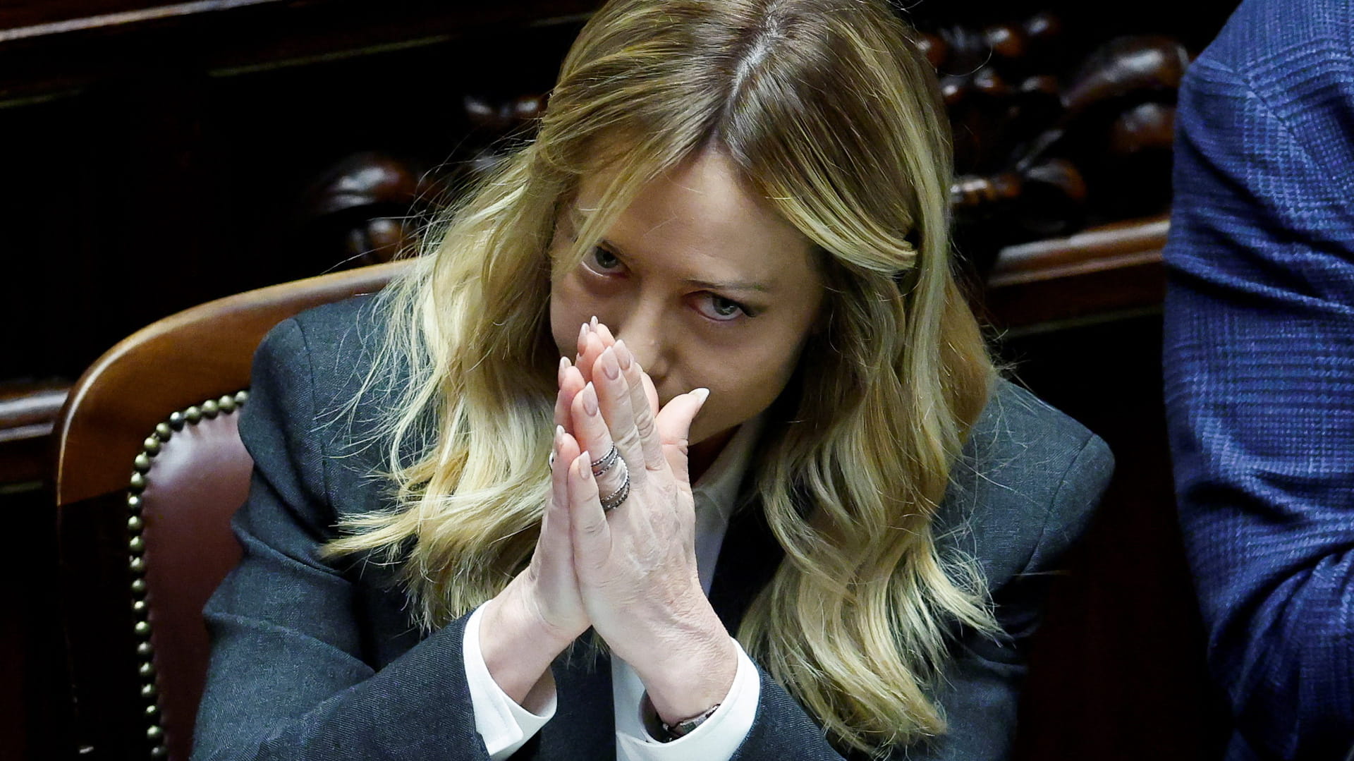 إيطاليا تحث المجتمع الدولي على دفع مفاوضات السلام وفتح مضيق هرمز 