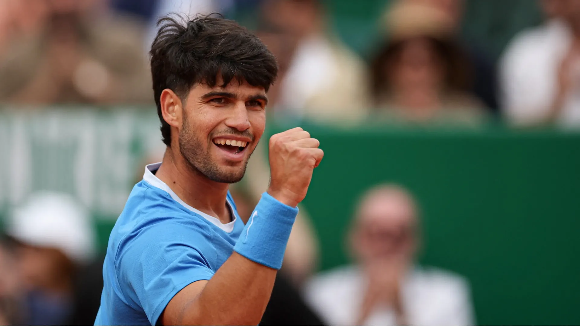 Alcaraz advances to second round of Barcelona Open