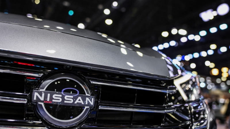 حرب إيران تقلص مبيعات نيسان من السيارات بالشرق الأوسط للنصف 