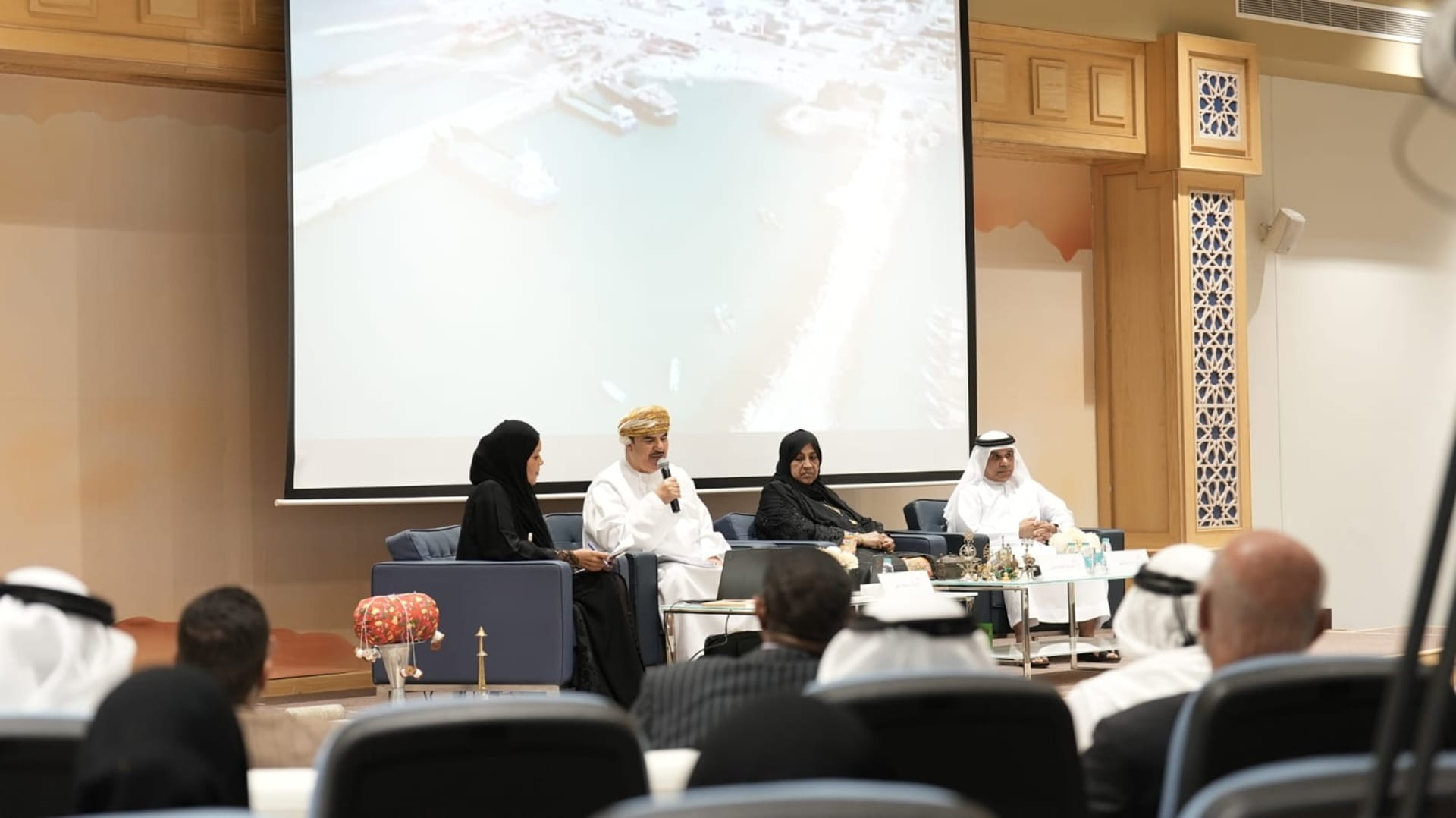 معهد الشارقة للتراث يحتفي بيومه العالمي ببرنامج ثقافي متنوع