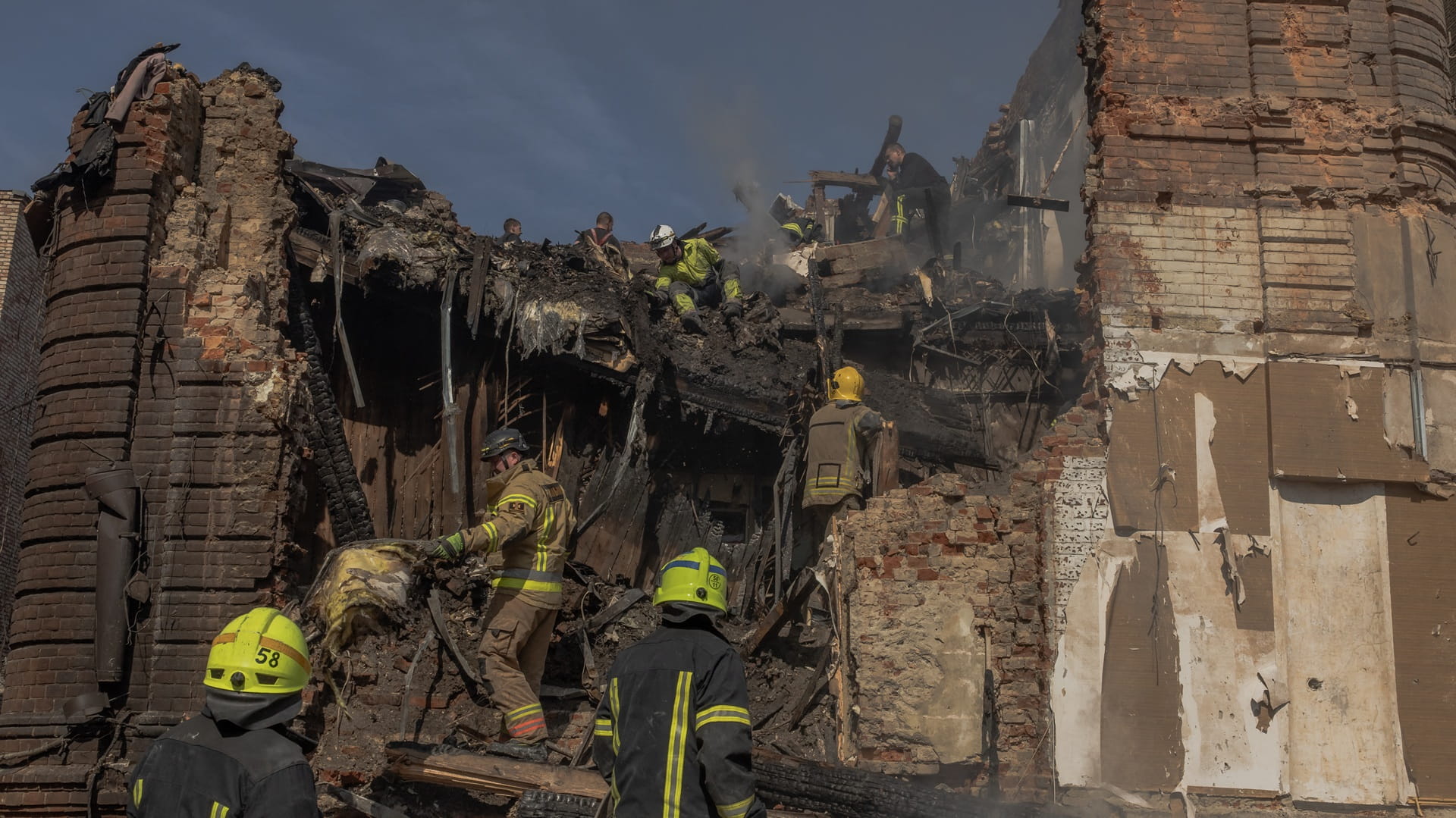 Russian strikes hit multiple Ukrainian cities