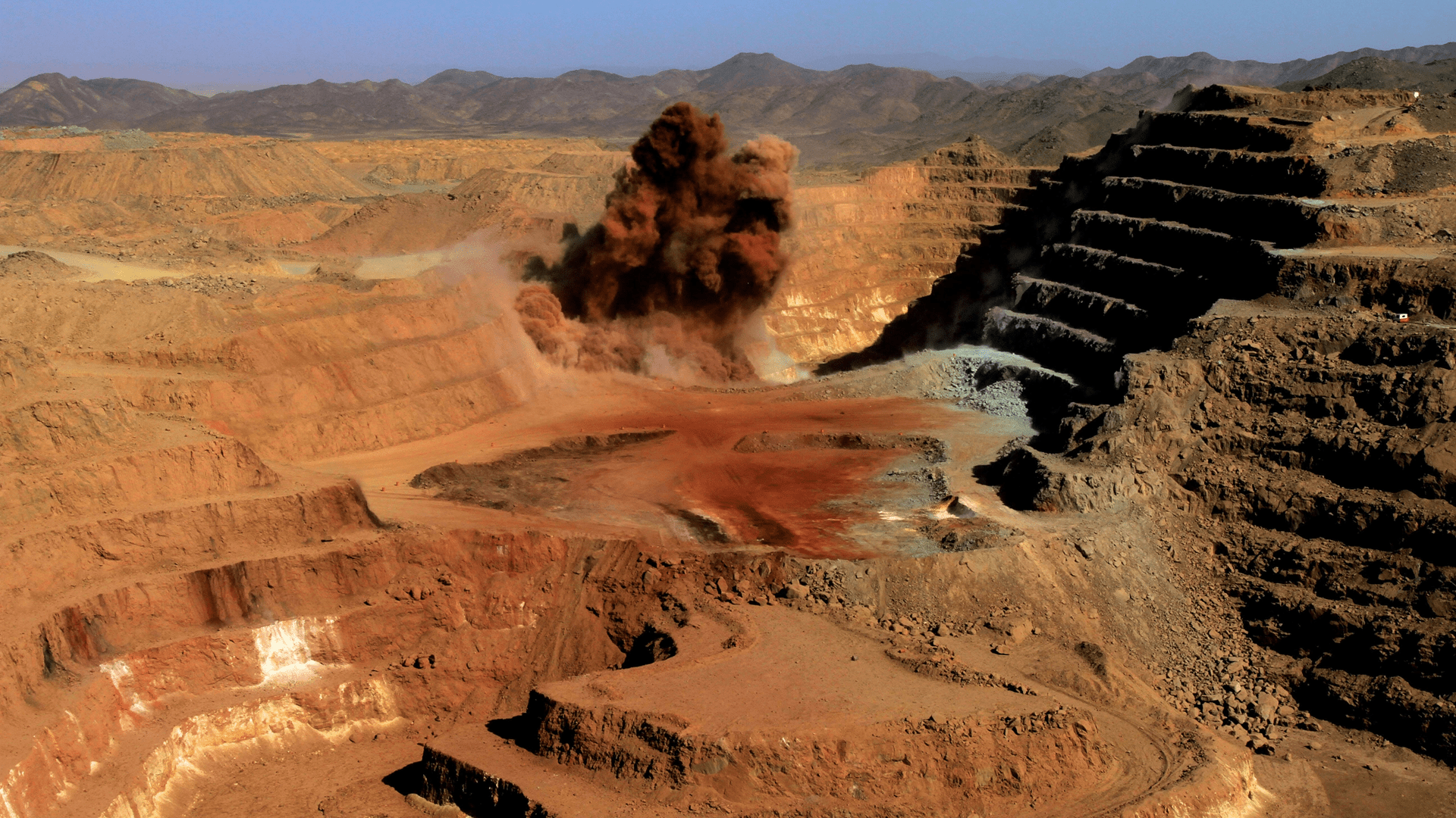 Mine collapse in Sudan kills 7, rescue efforts ongoing