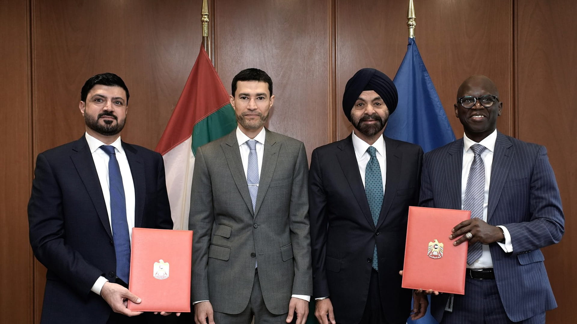 الإمارات والبنك الدولي يطلقان شراكة لتعزيز كفاءة العمل الحكومي 