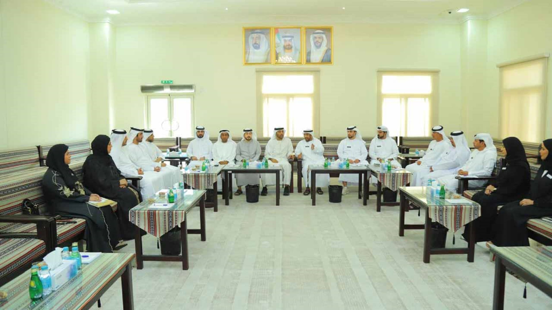 "بلدي خورفكان" ومجلس ضاحية سيح الخور يبحثان تطوير العمل المشترك