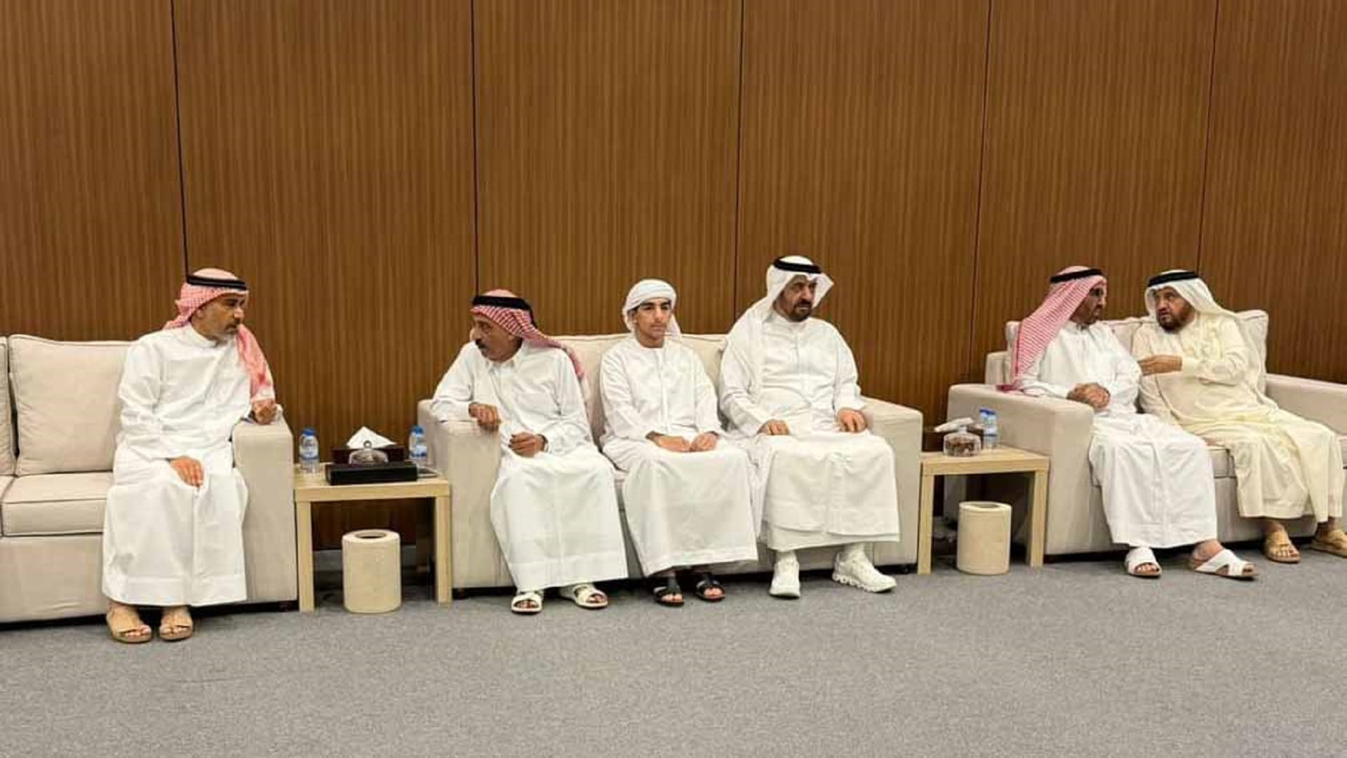 الشيوخ يقدمون العزاء في وفاة شمسة بنت سعيد الكتبي