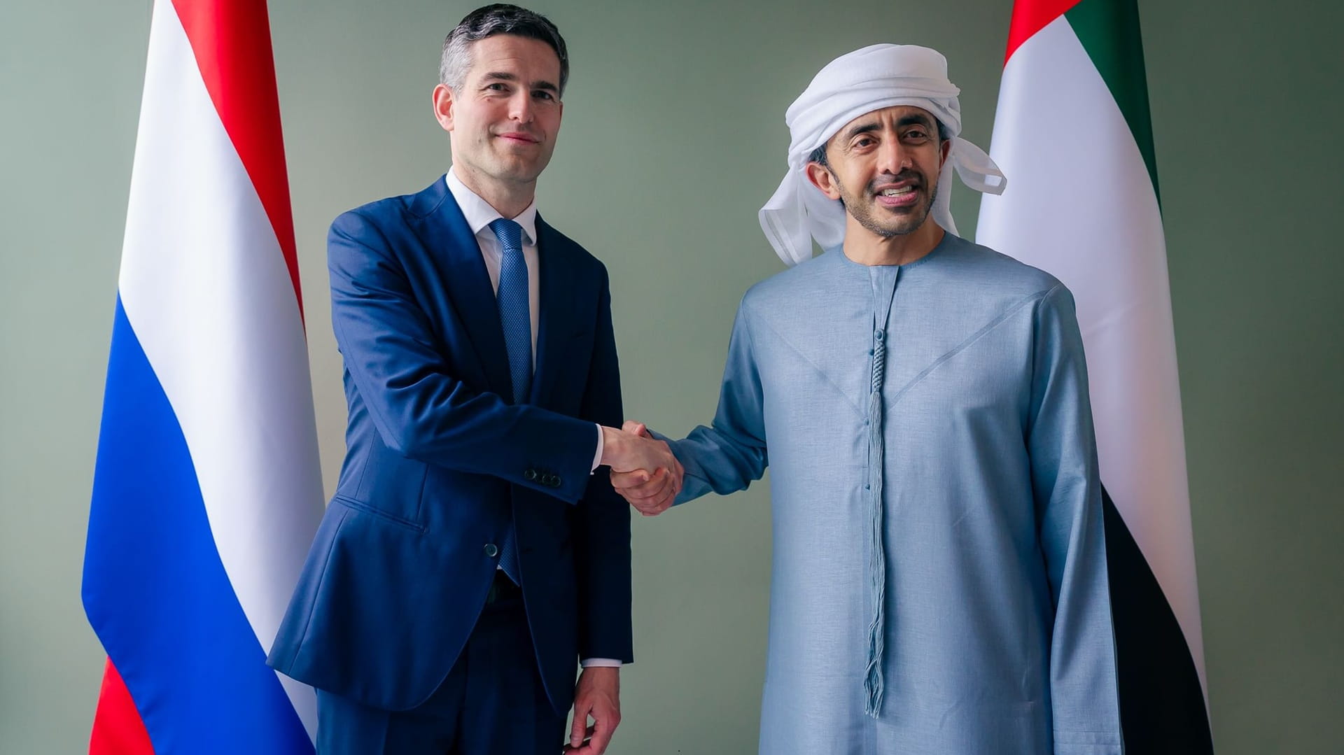 Abdullah bin Zayed, Dutch FM discuss regional developments