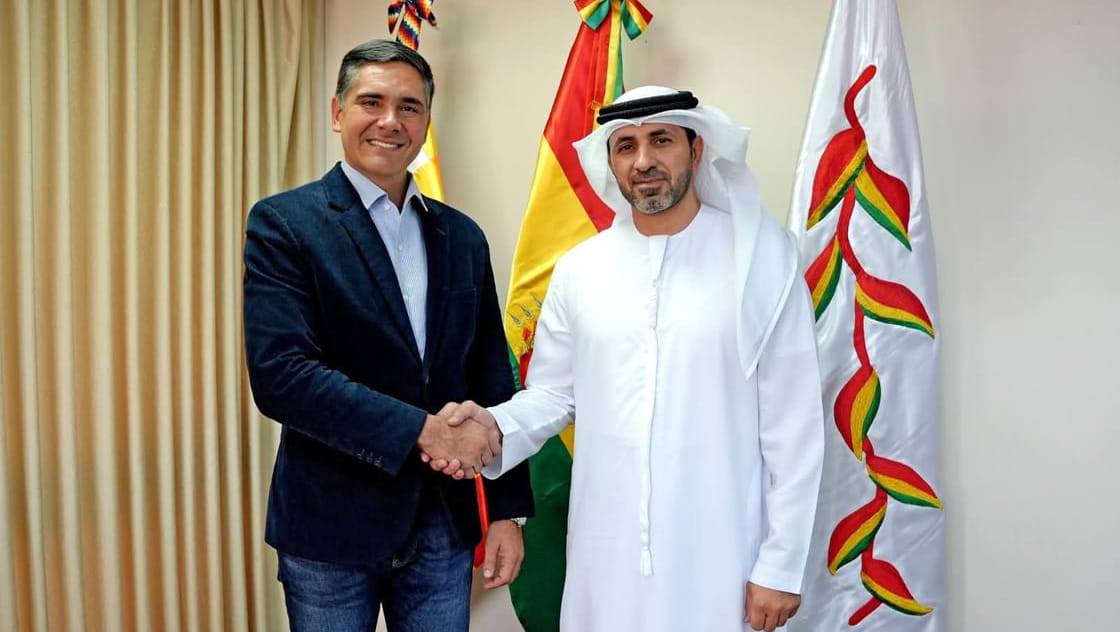 سفير الإمارات ببوليفيا يبحث مع وزير التنمية الريفية تعزيز التعاون