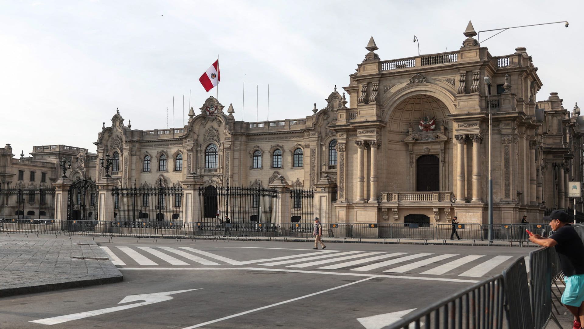 في بيرو..استقالة وزيري الخارجية والدفاع بعد إرجاء صفقة سلاح أميركي