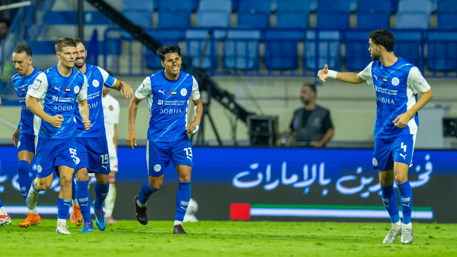 النصر يفوز على الجزيرة بثلاثية في دوري أدنوك للمحترفين