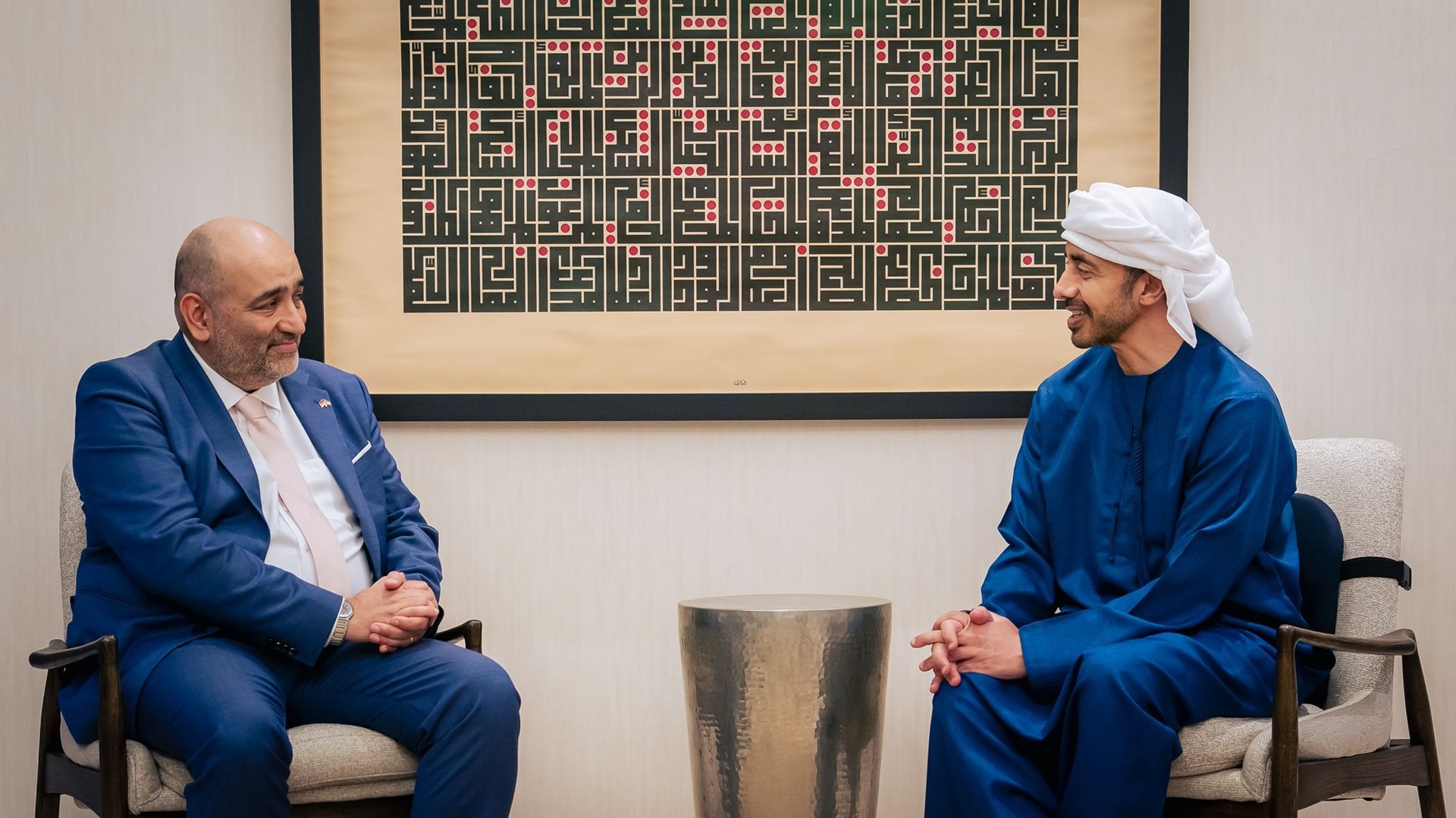 Abdullah bin Zayed meets German Bundestag VP to discuss coopration 
