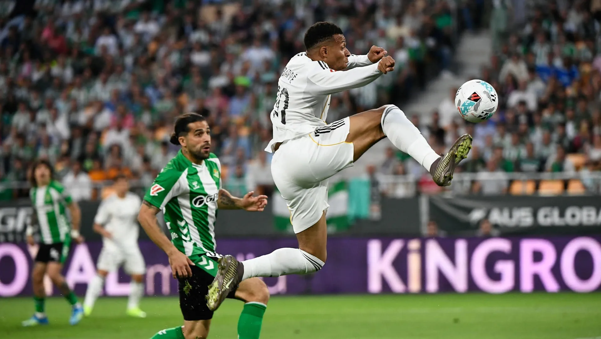 Mbappe injury clouds El Clásico hopes