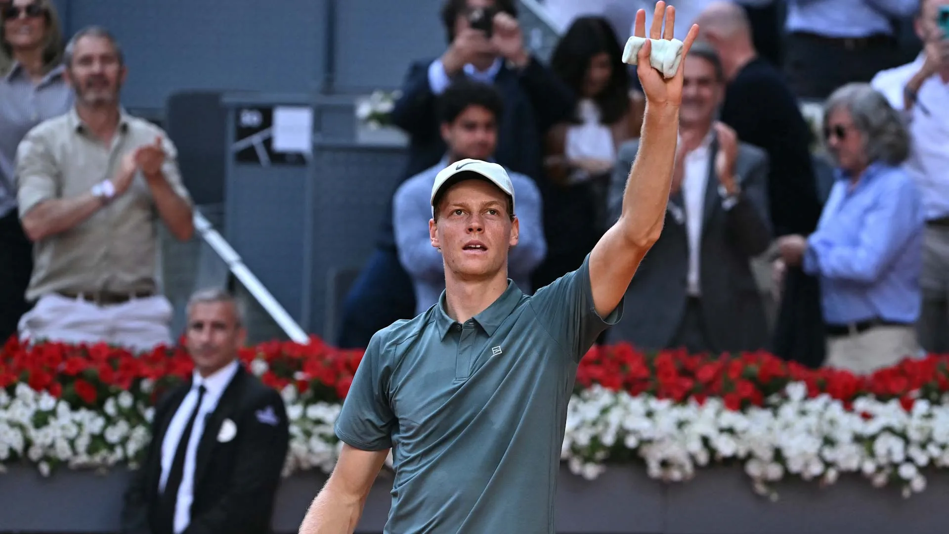 Sinner advances to Madrid Open Round of 16