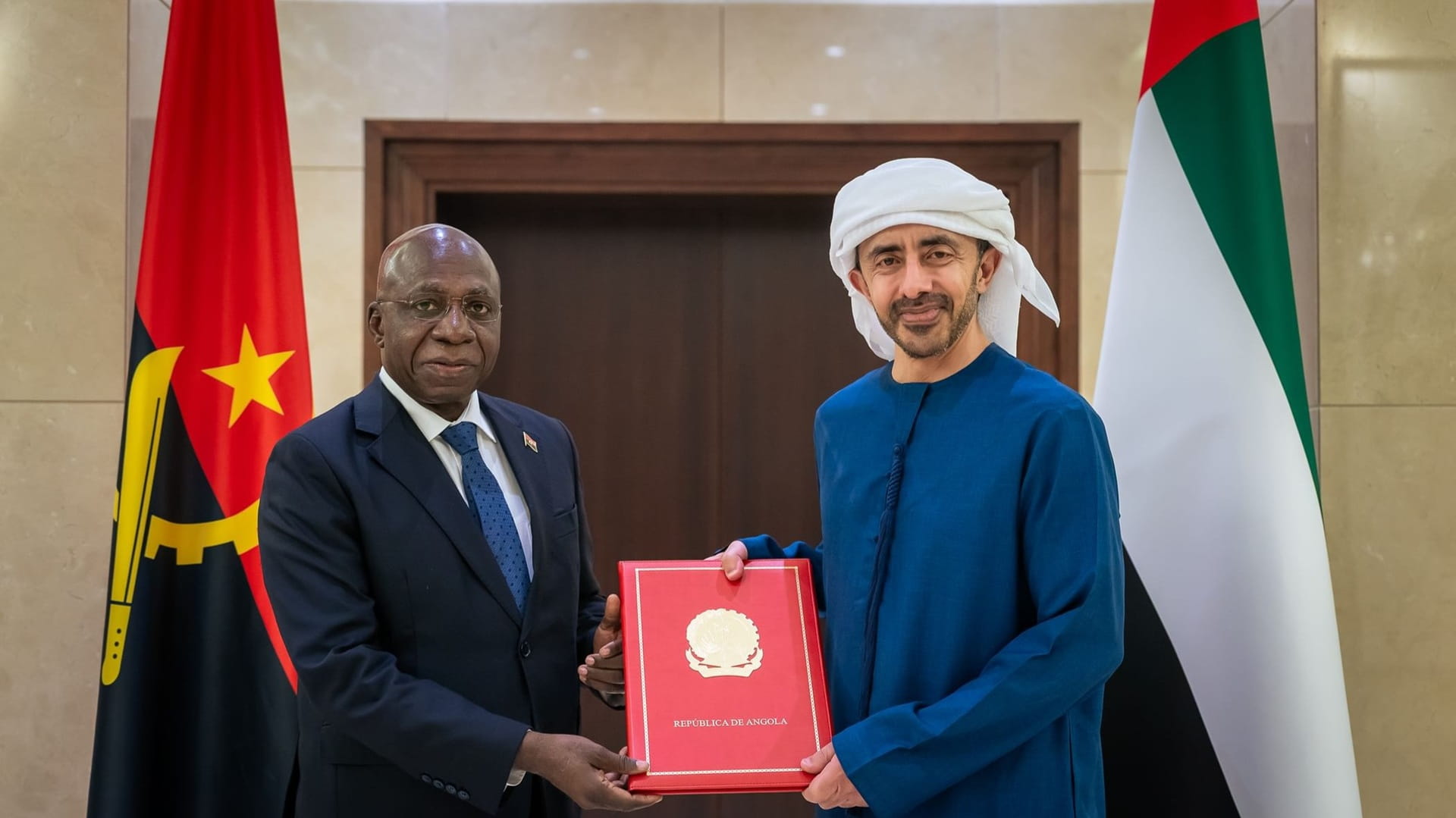 UAE President receives written a message from President of Angola