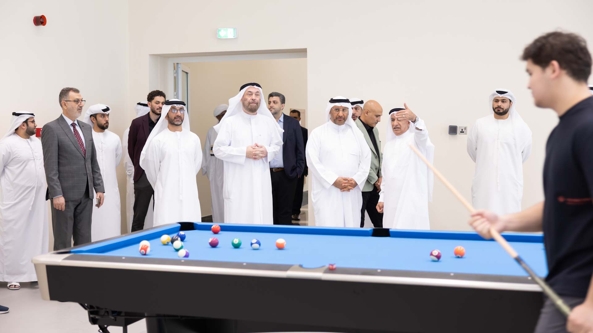 جمال الطريفي يفتتح المجمع الرياضي الجديد بالجامعة القاسمية 