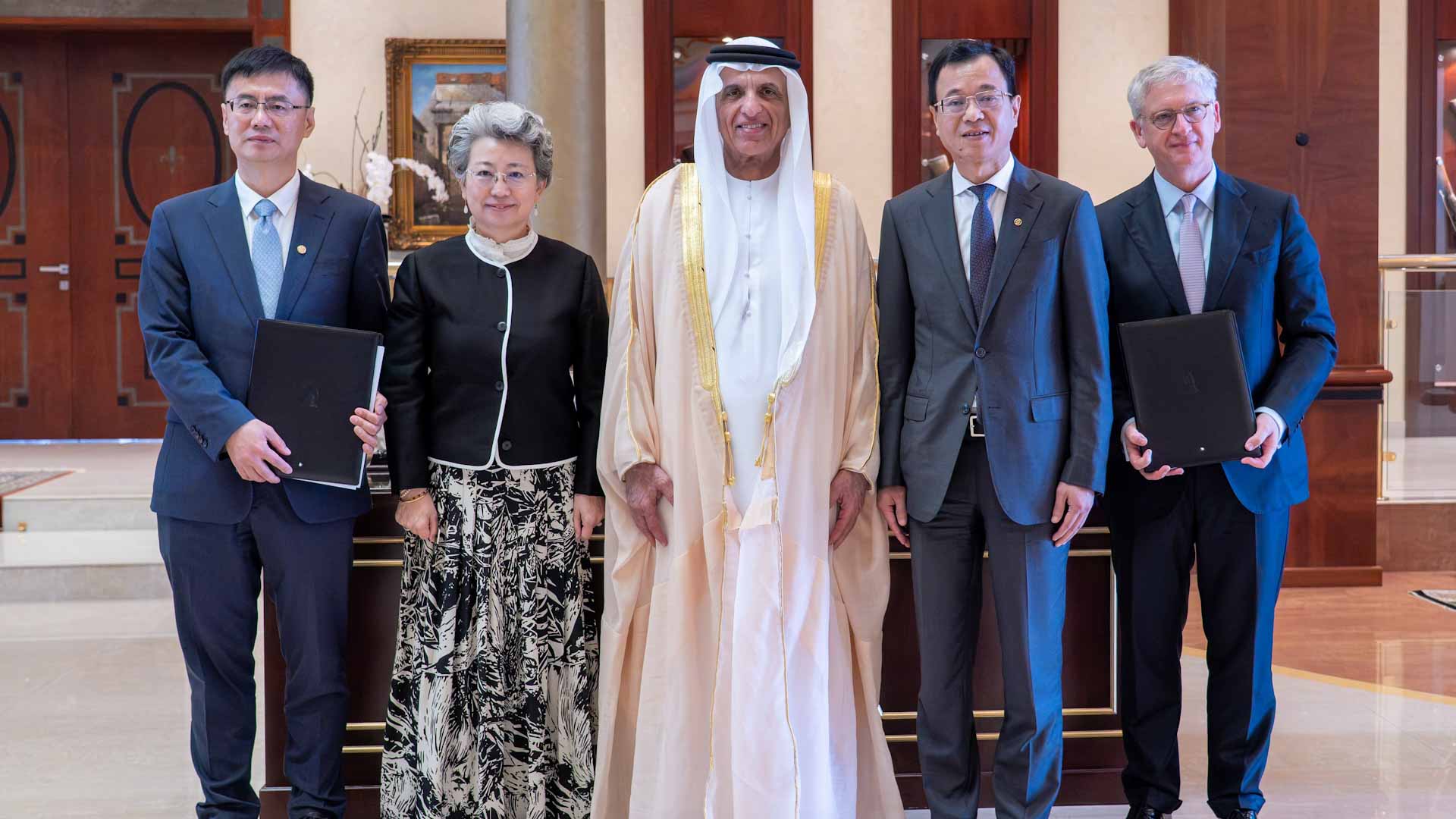 سعود بن صقر يشهد توقيع مذكرتي تفاهم بين رأس الخيمةومؤسستين صينيتين