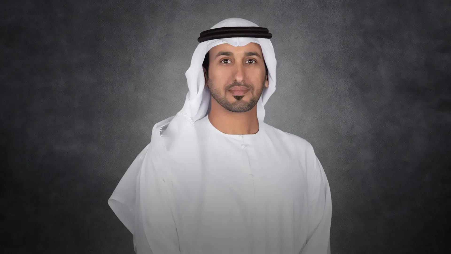 سلطان بن هويدن: العمال شركاء أساسيون في مسيرة تنمية الشارقة 