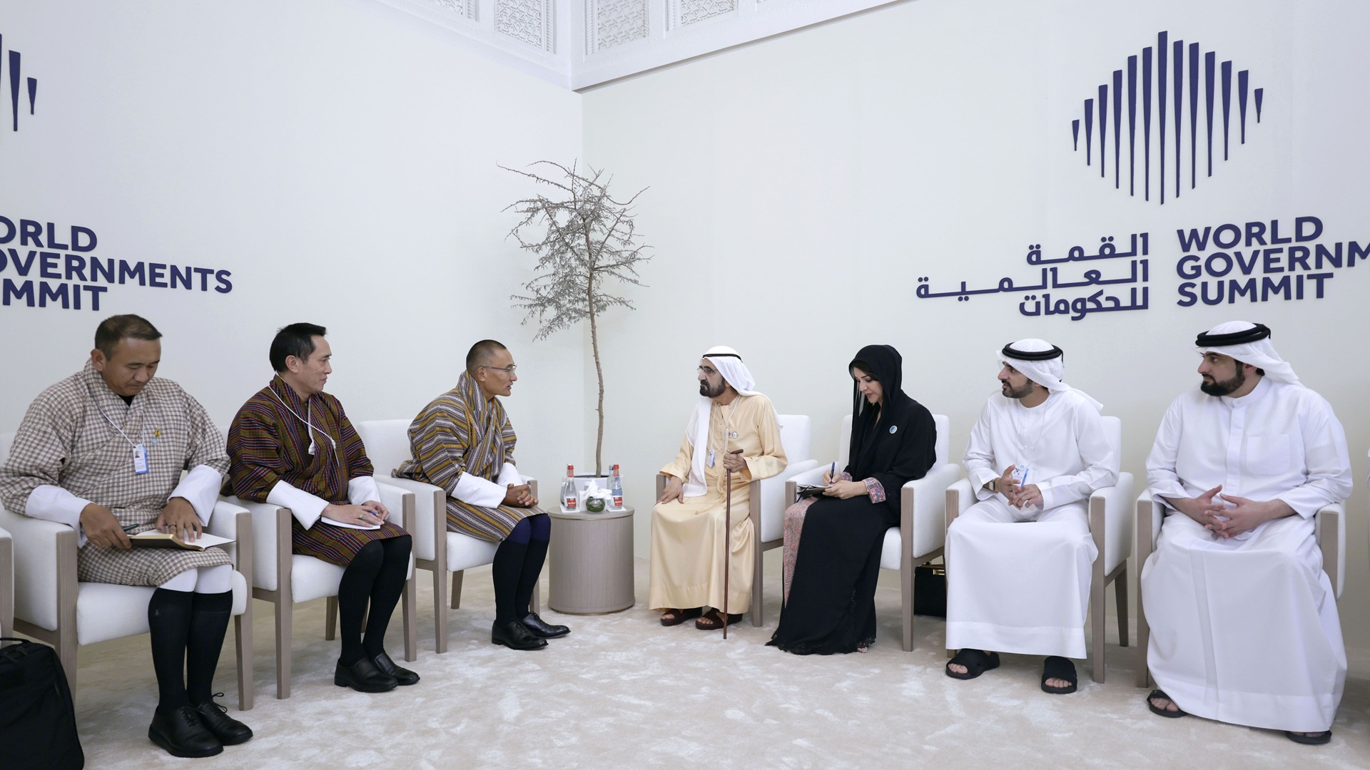 صورة بعنوان: محمد بن راشد يلتقي رئيس وزراء بوتان في "القمة العالمية للحكومات" 
