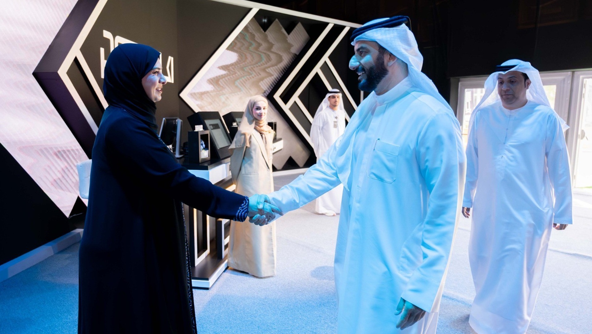 سلطان بن أحمد يشهد افتتاح القمة البيئية ضمن فعاليات "اكسبوجر 2026"
