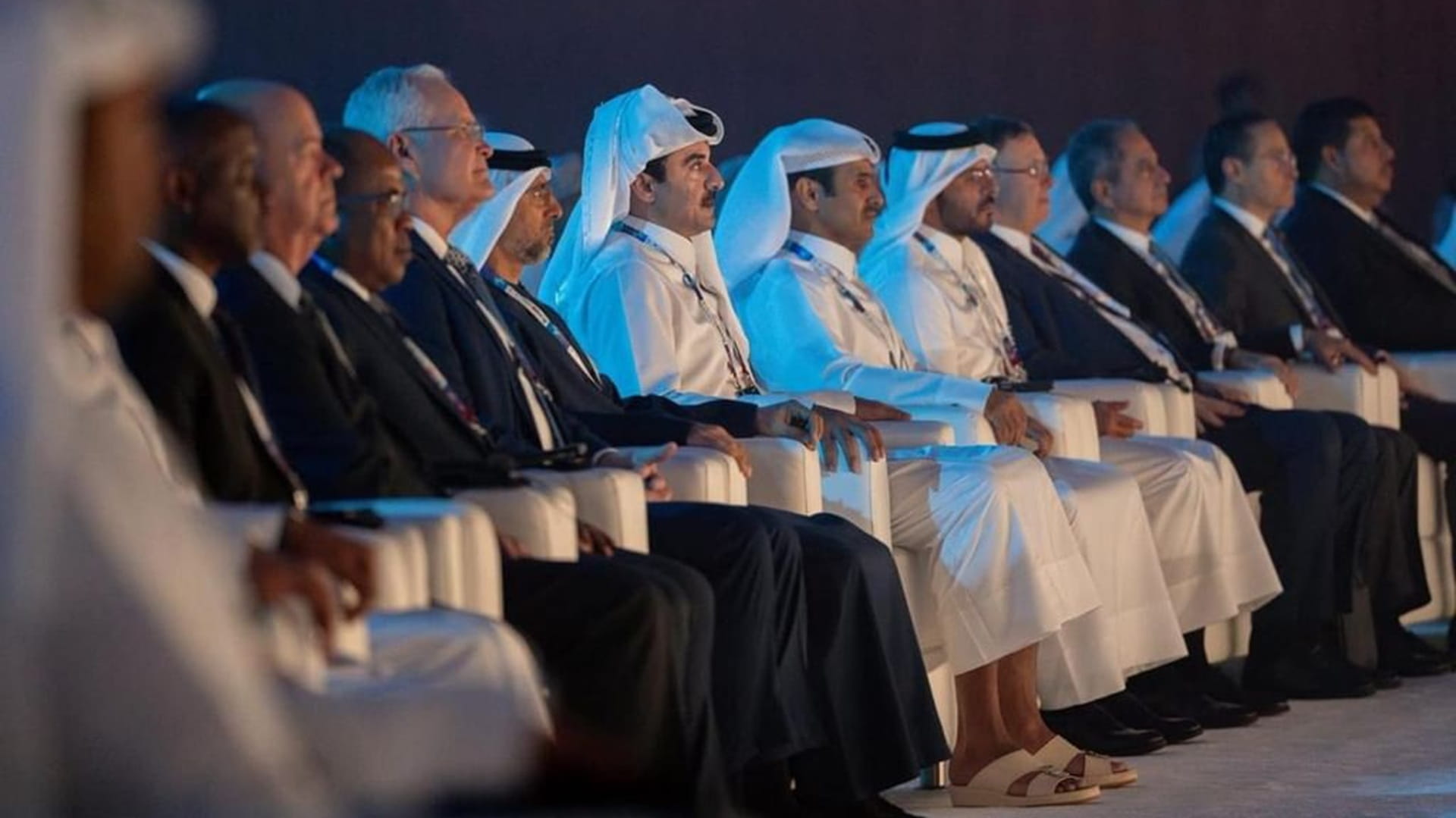 صورة بعنوان: الإمارات تشارك في المؤتمر الـ 21 للغاز الطبيعي المسال في قطر 