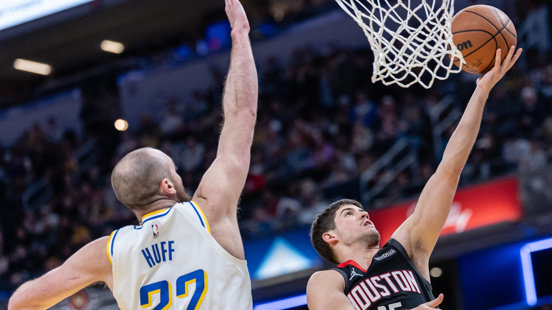 صورة بعنوان: هيوستن روكتس يتخطى إنديانا في دوري السلة الأميركي 