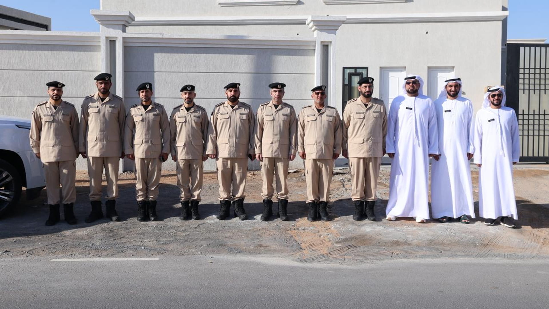 الشارقة للدفاع المدني تعزز التعاون مع ضاحية الخروس