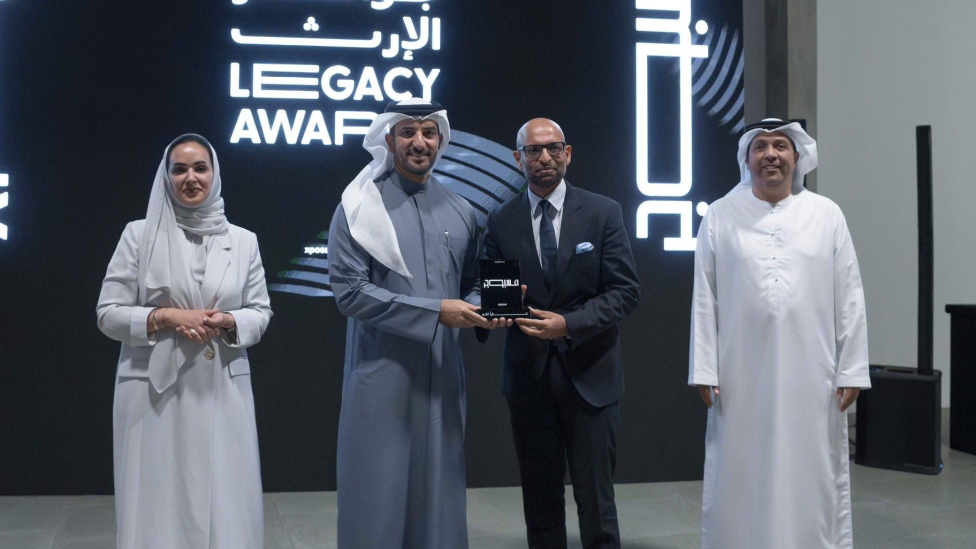 سلطان بن أحمد يشهد ختام "اكسبوجر 2026" ويكرم الفائزين بجوائز الإرث