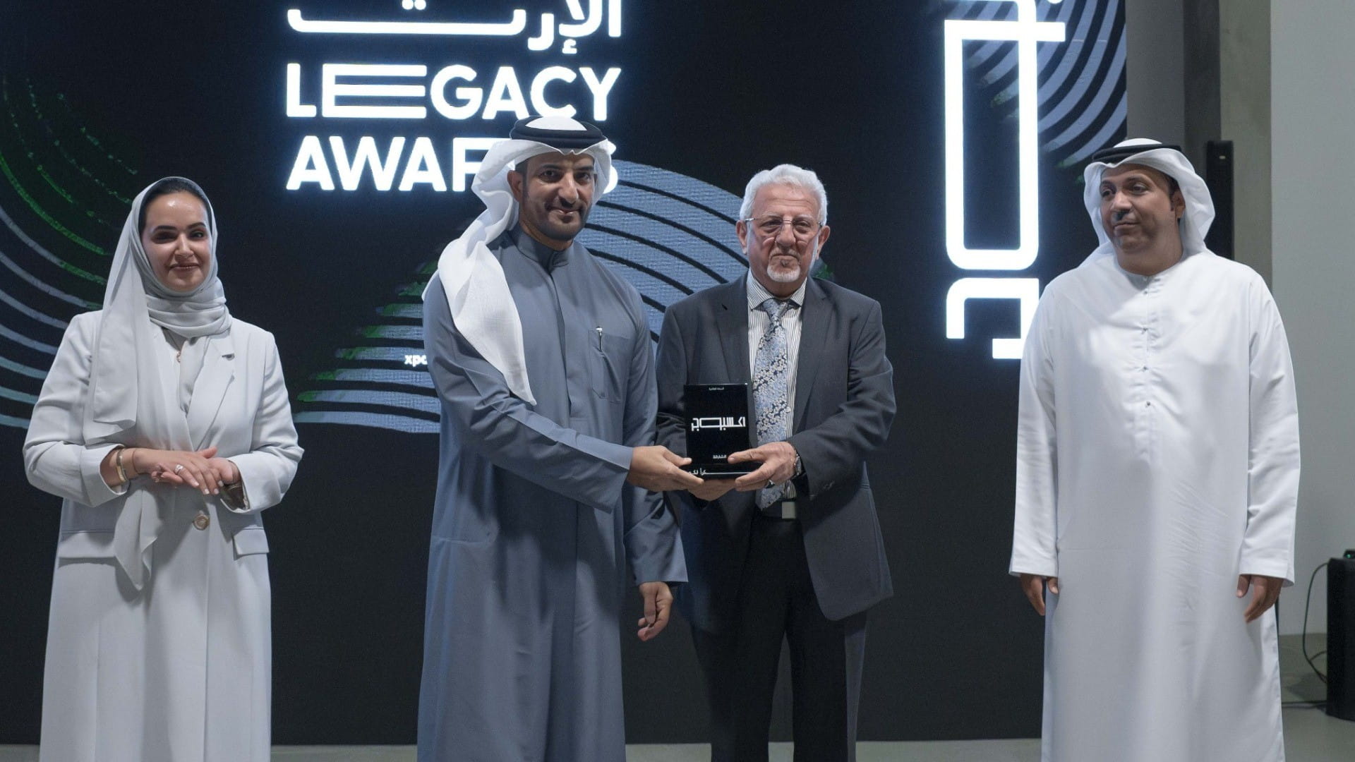 سلطان بن أحمد يشهد ختام "اكسبوجر 2026" ويكرم الفائزين بجوائز الإرث