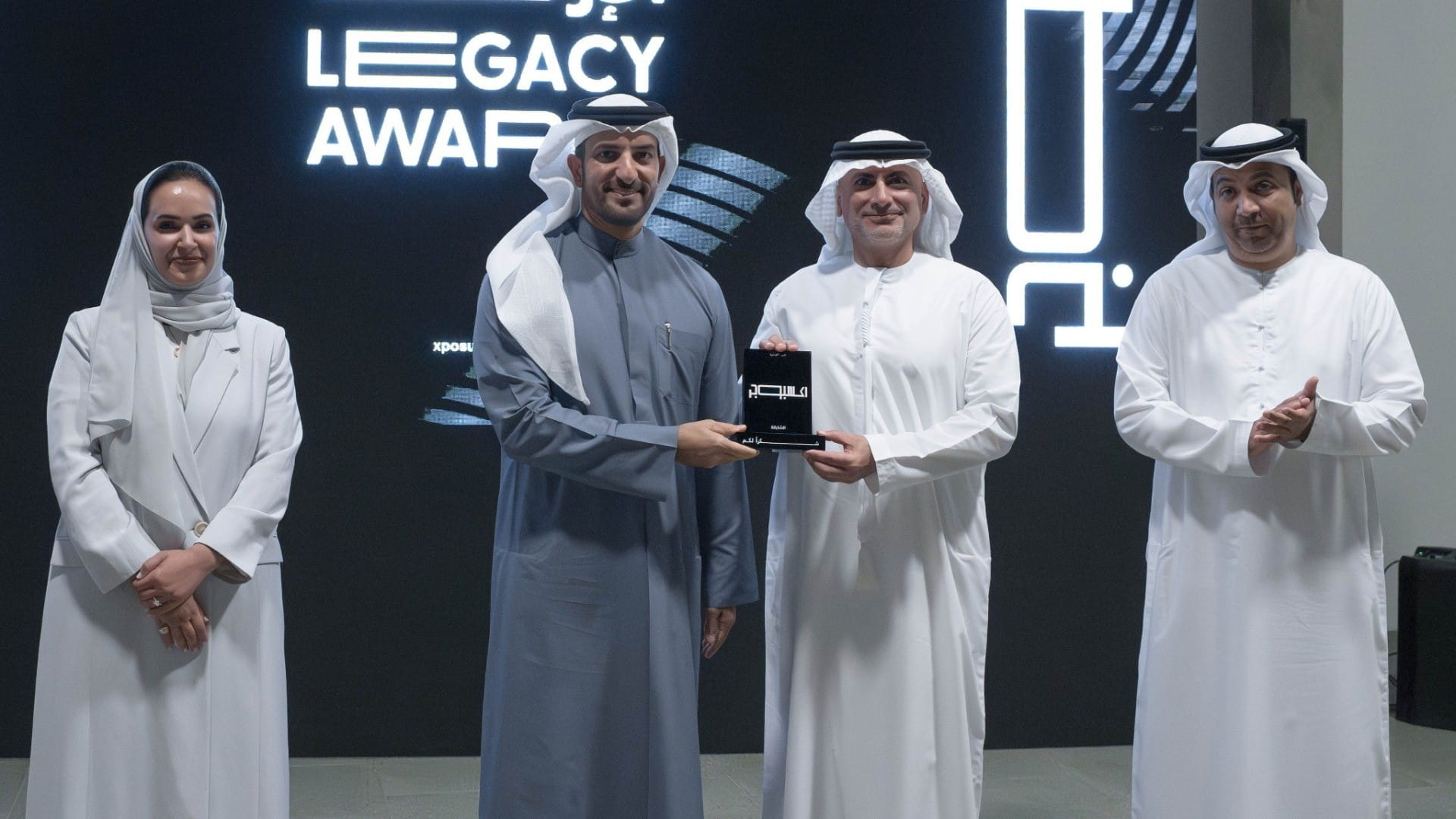 سلطان بن أحمد يشهد ختام "اكسبوجر 2026" ويكرم الفائزين بجوائز الإرث