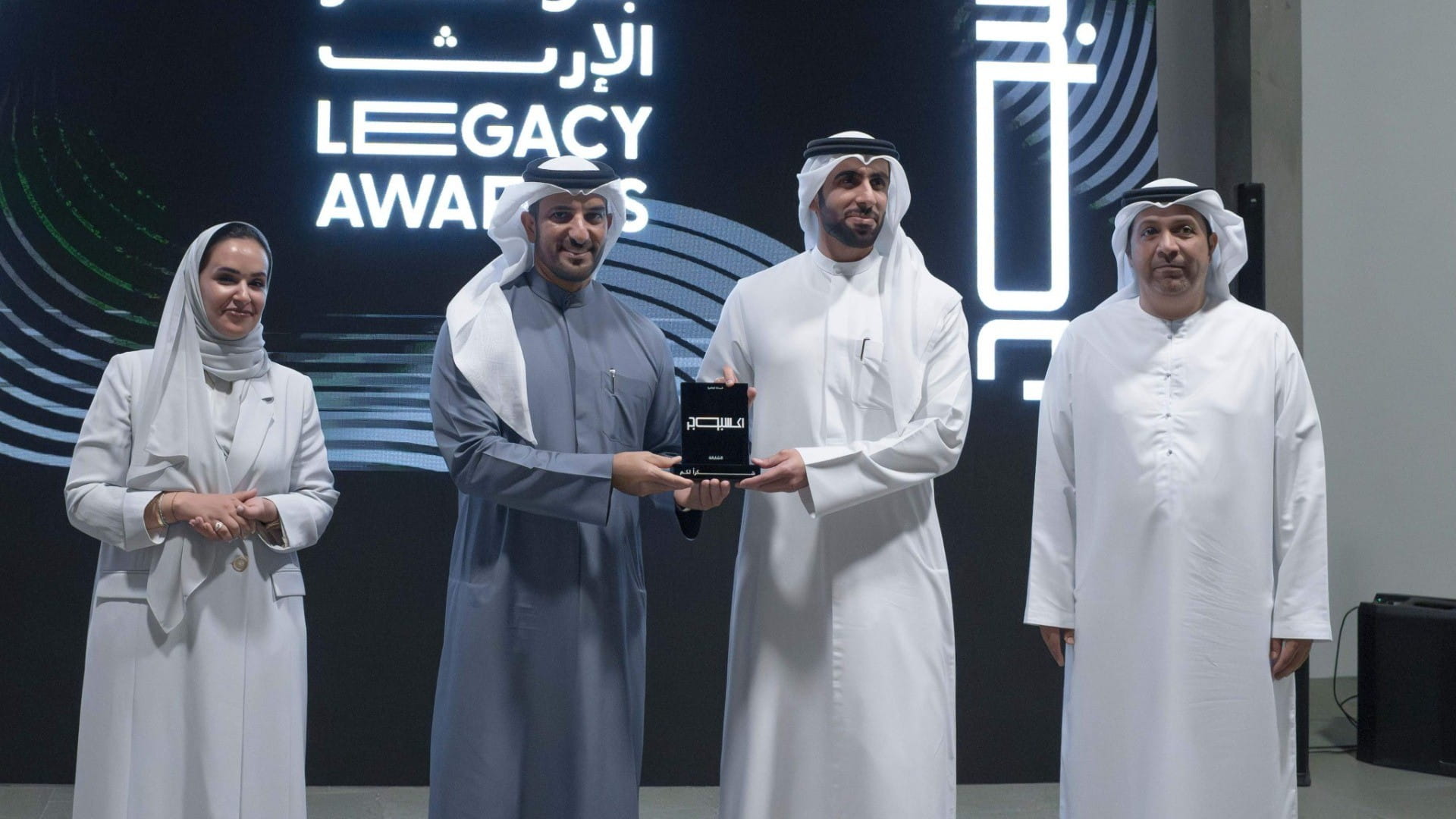 سلطان بن أحمد يشهد ختام "اكسبوجر 2026" ويكرم الفائزين بجوائز الإرث