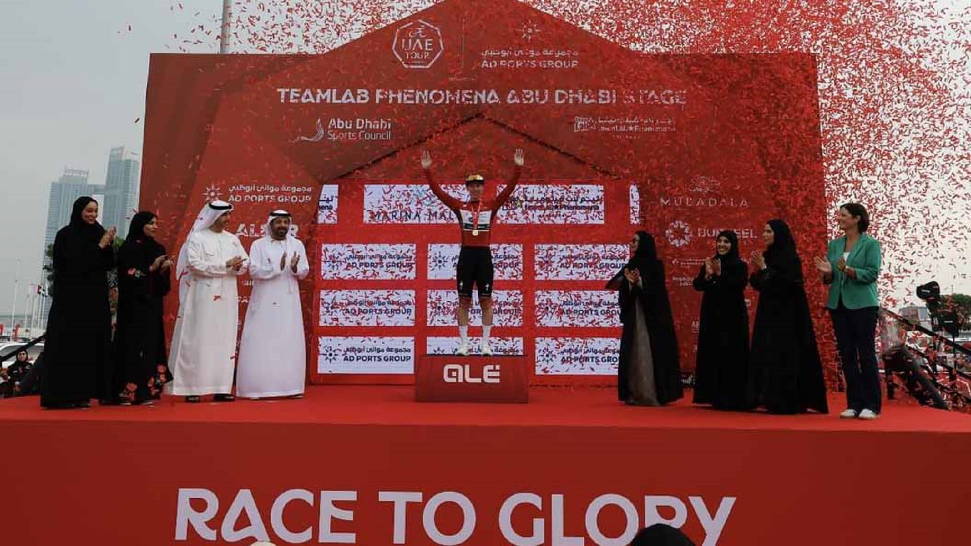 الهولندية لورينا ويبس تواصل هيمنتها على طواف الإمارات للسيدات