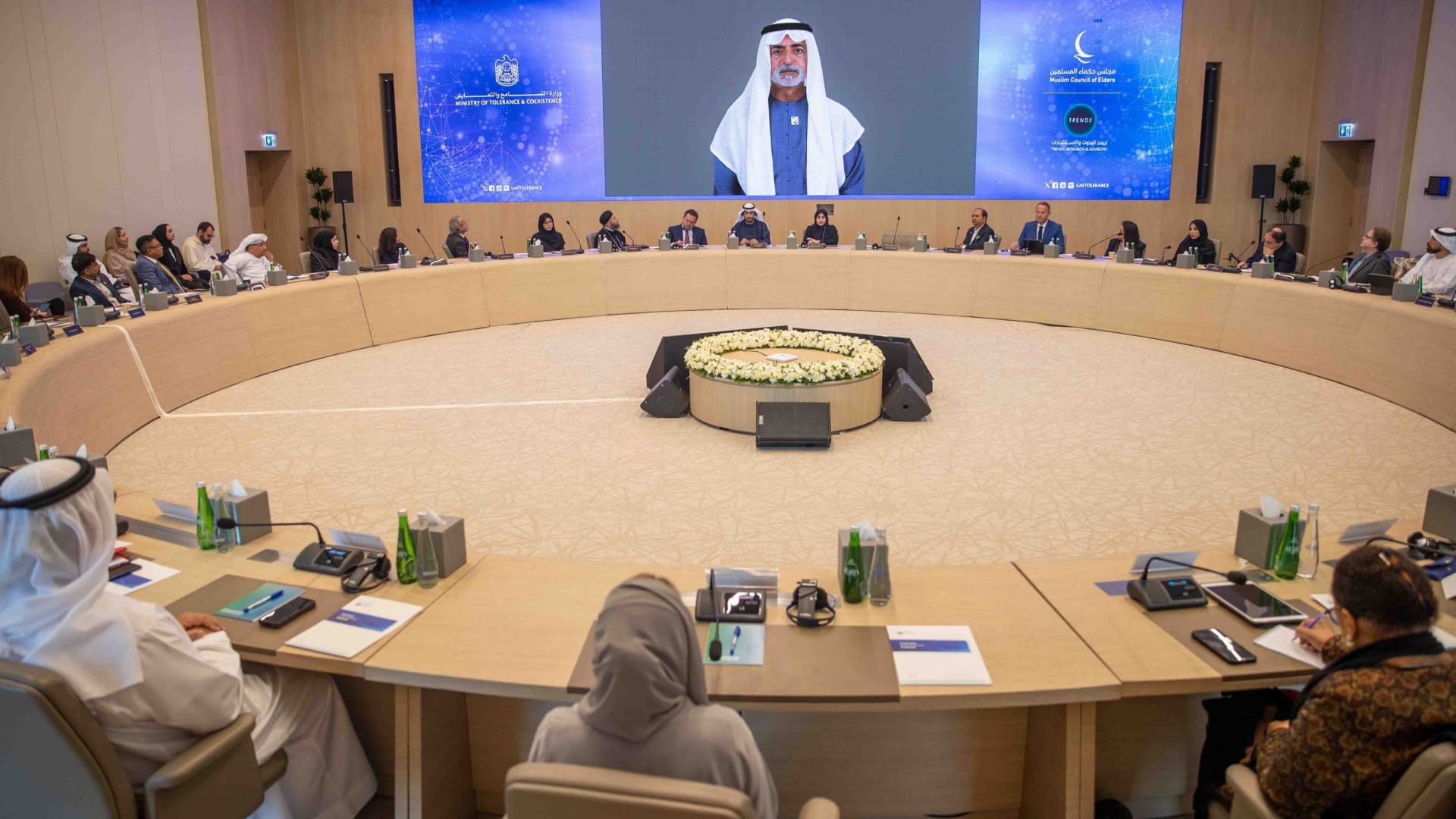 نهيان بن مبارك:نحرص على انعكاس القيم الأخلاقية في التكنولوجيا 