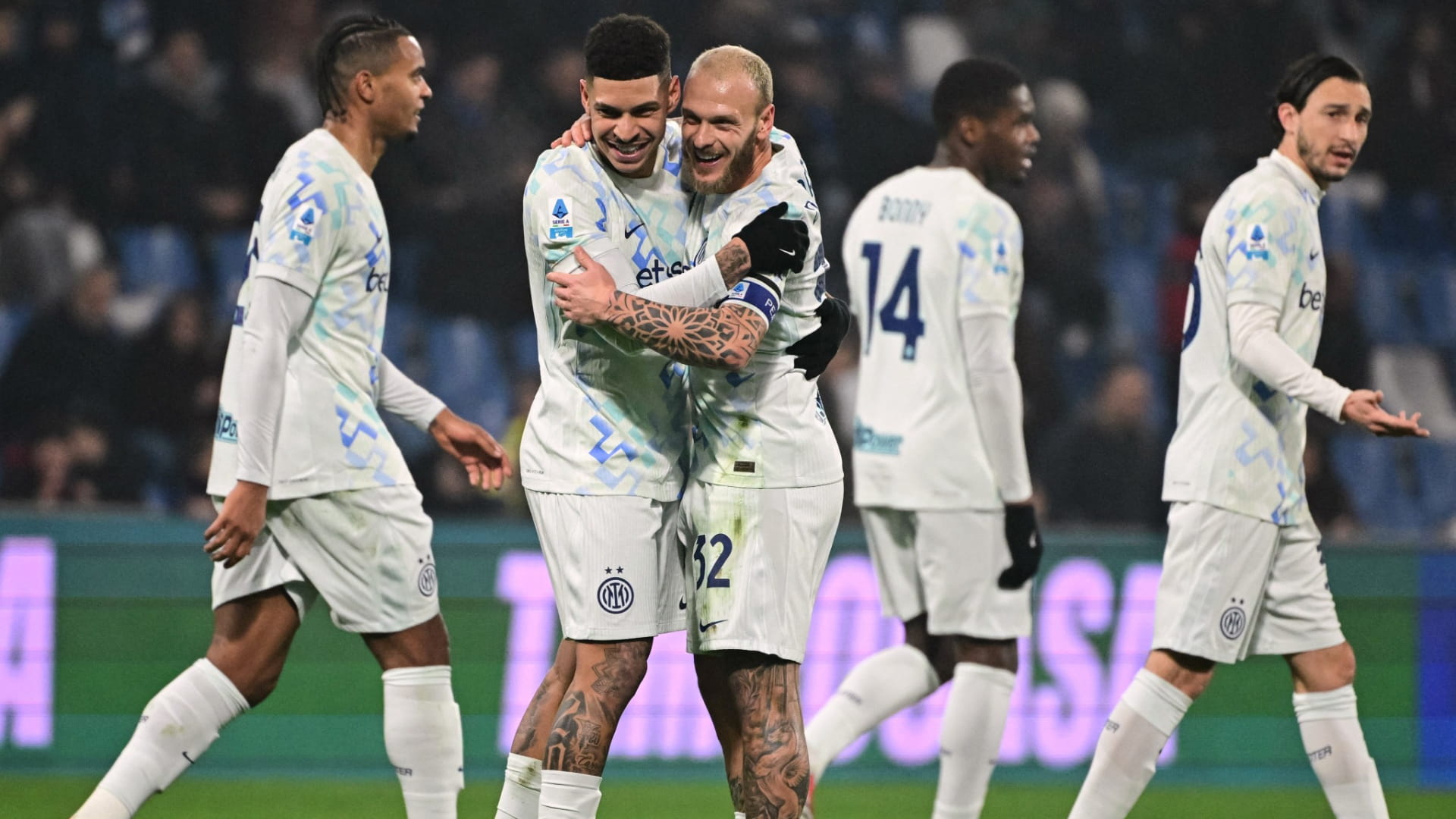 إنتر ميلان يقبض بقوة على صدارة الدوري الإيطالي 