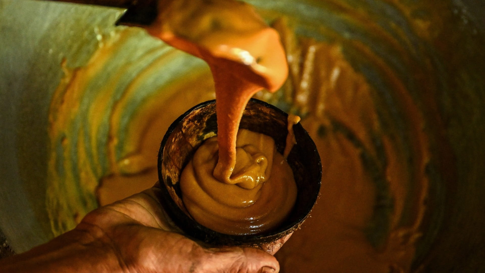 Sri Lanka palm sap tappers gain momentum after UNESCO nod