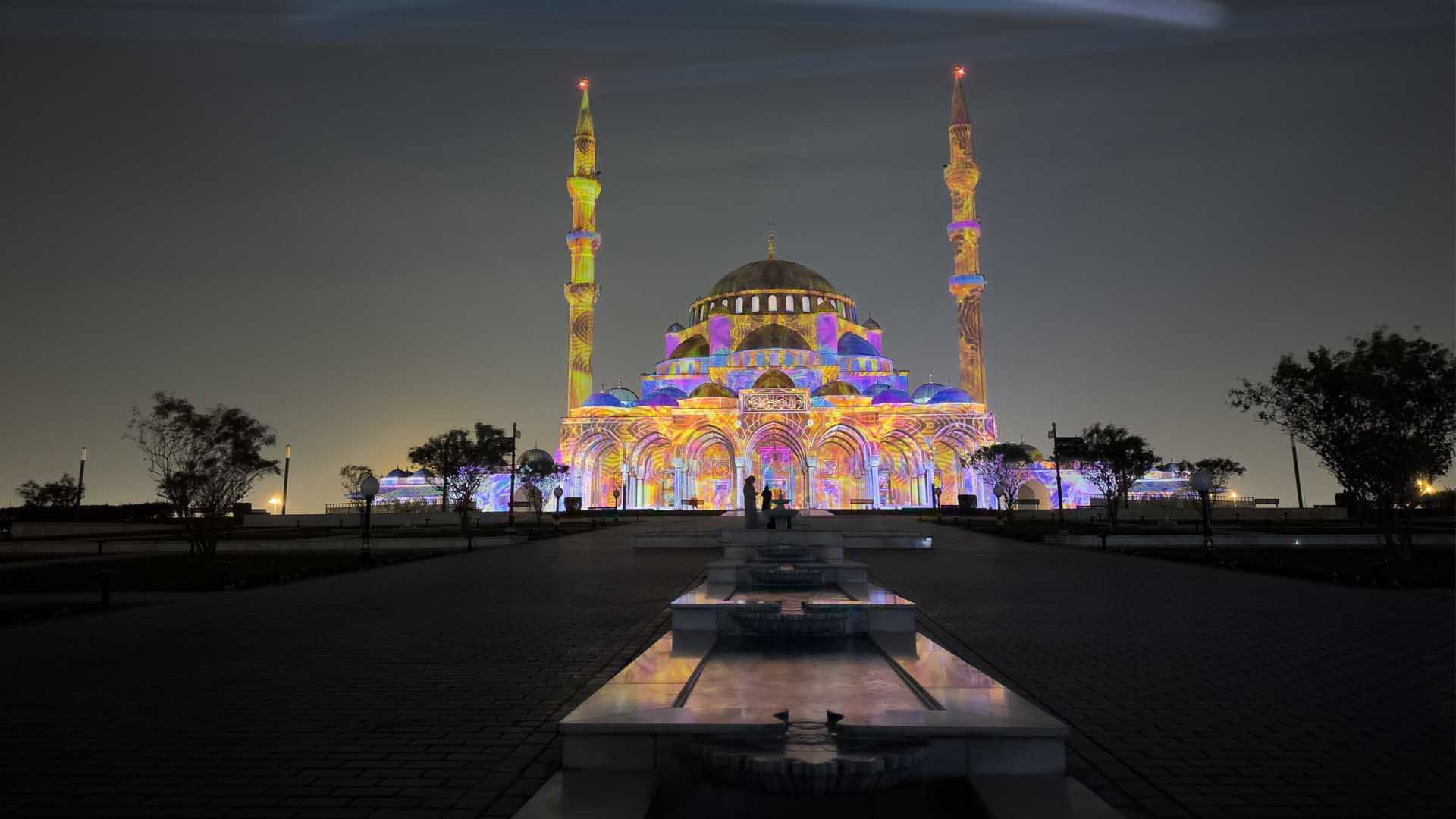 Sharjah Mosque emits “Luminous Serenity” at Sharjah Light Fest