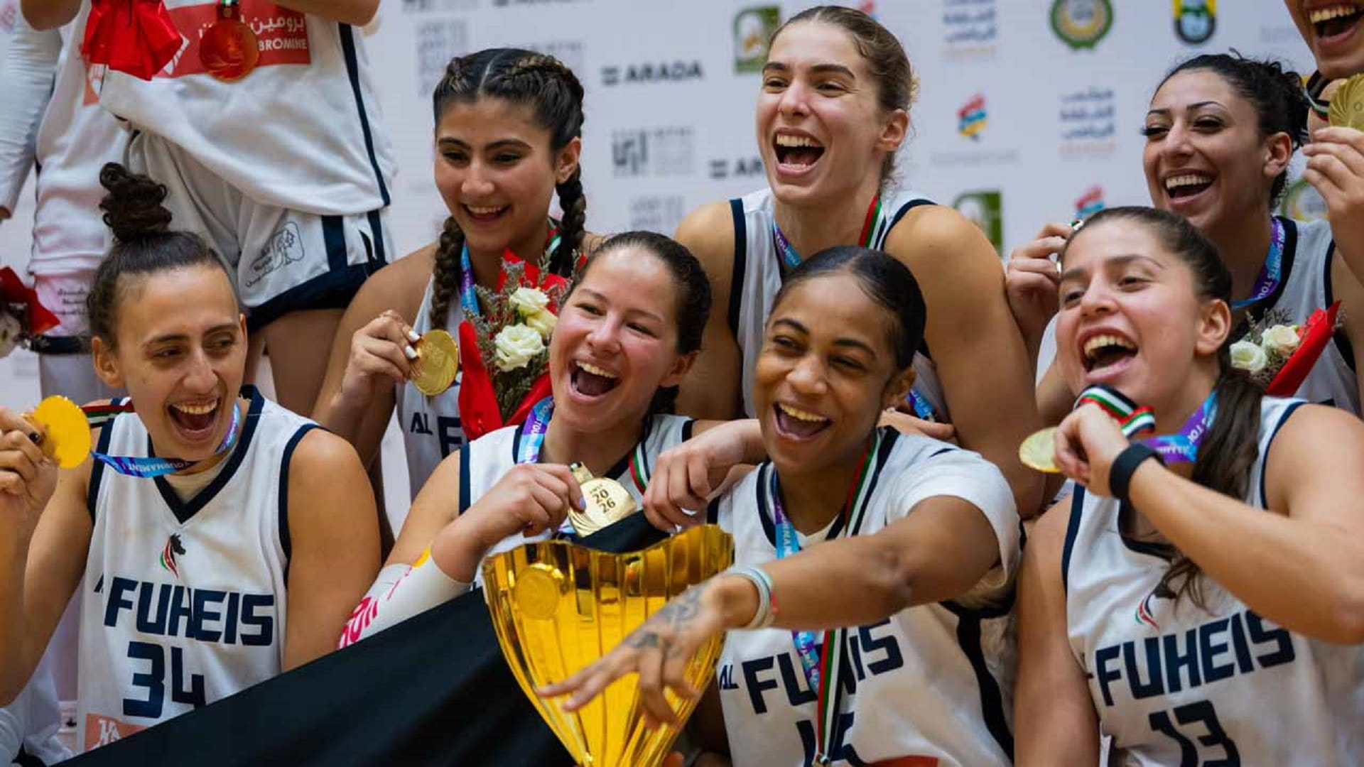 الفحيص الأردني يرفع كأس السلة للمرة الثالثة توالياً بعربية السيدات