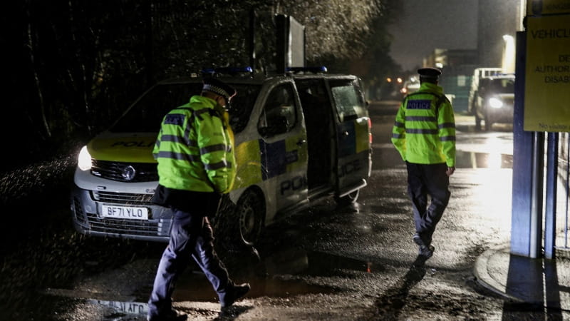 شرطة لندن تقبض على فتى بعمر الـ 13 وتحقق معه في طعن مراهقين اثنين