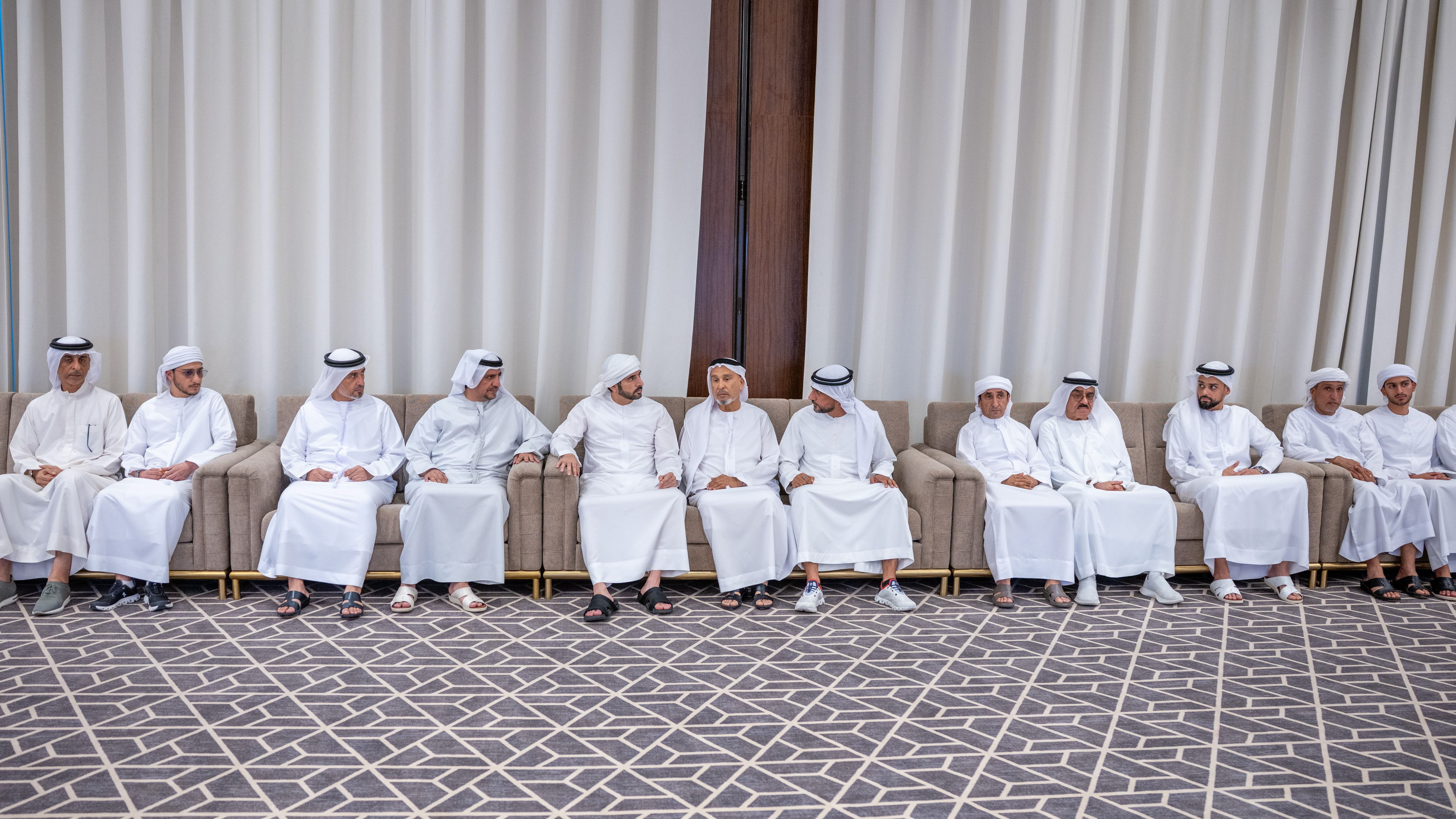 حمدان بن محمد يقدّم واجب العزاء في وفاة عبد المجيد صديقي