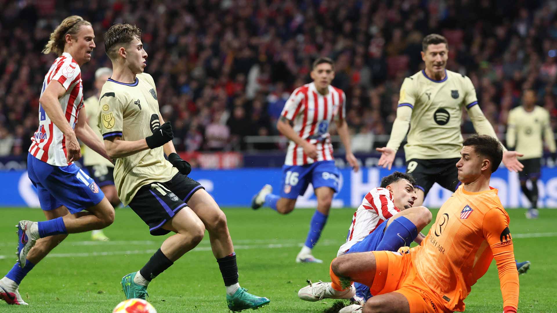 أتلتيكو مدريد يمزق شباك برشلونة في كأس إسبانيا 