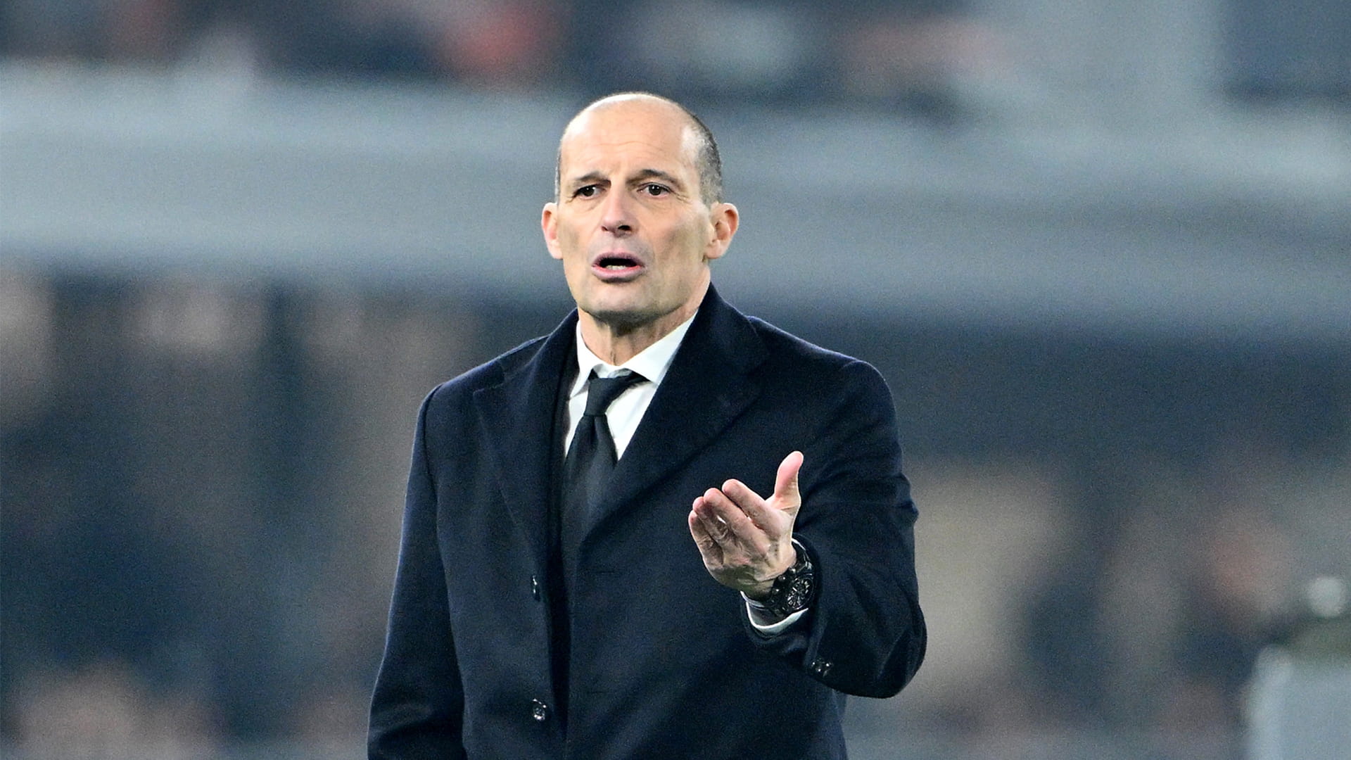 Milan keep pressure on Inter at the top