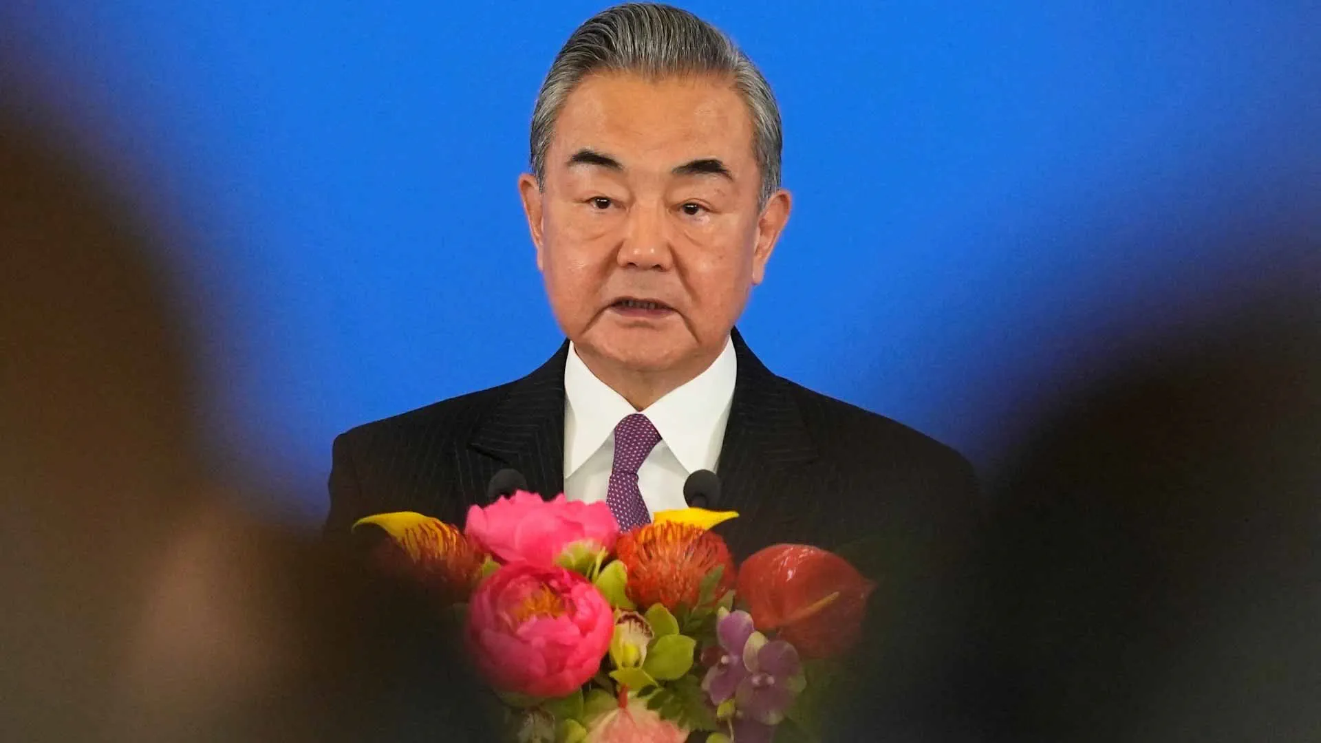 الصين تحث تكتل أوروبا على معالجة الخلافات وتعميق التعاون بينهما  